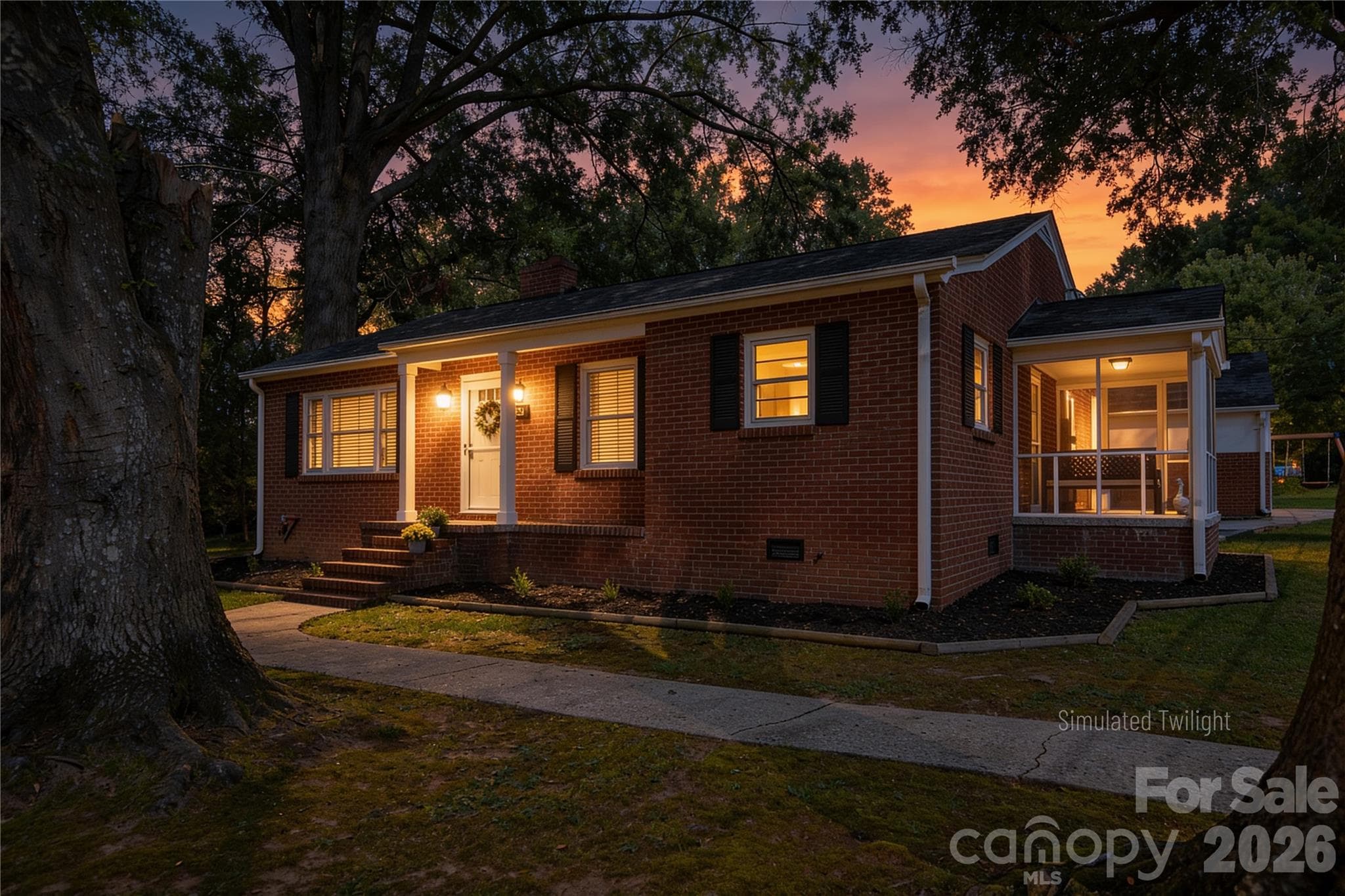 123 E Dixon Street