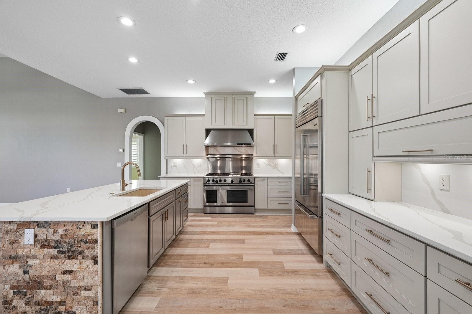 Luxurious Kitchen - 1003 KINGS WAY LN, TARPON SPRINGS