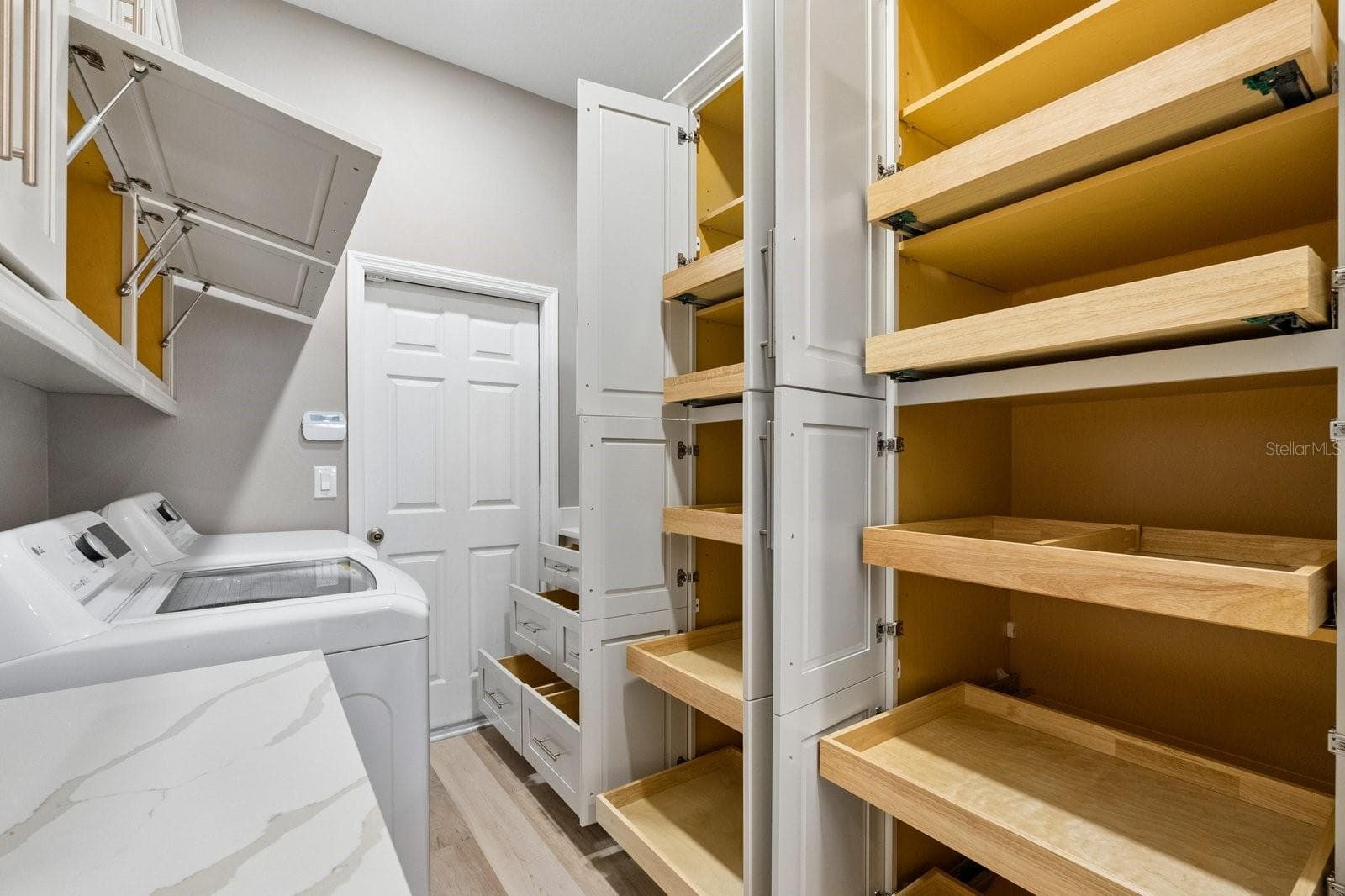 Tons of Pull-Outs and Storage - 1003 KINGS WAY LN, TARPON SPRINGS