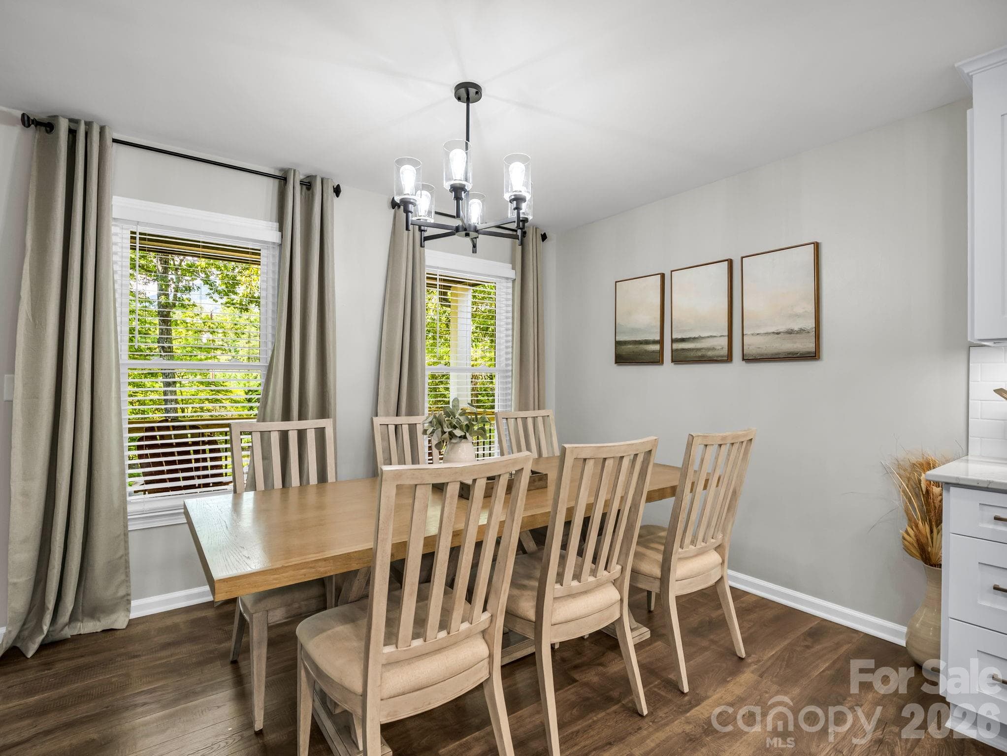 dining area - 215 Hillcrest Drive, Columbus