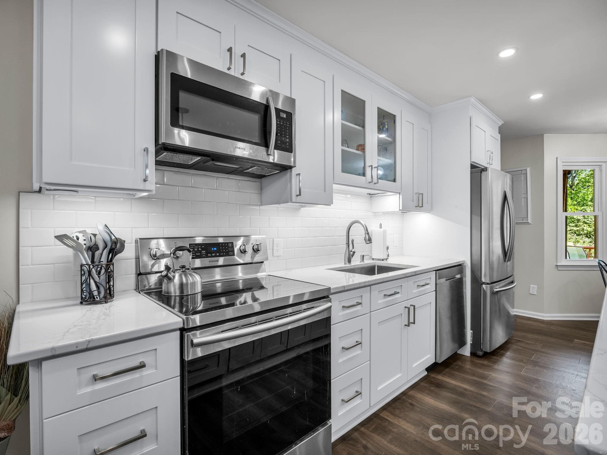 stainless appliances - 215 Hillcrest Drive, Columbus