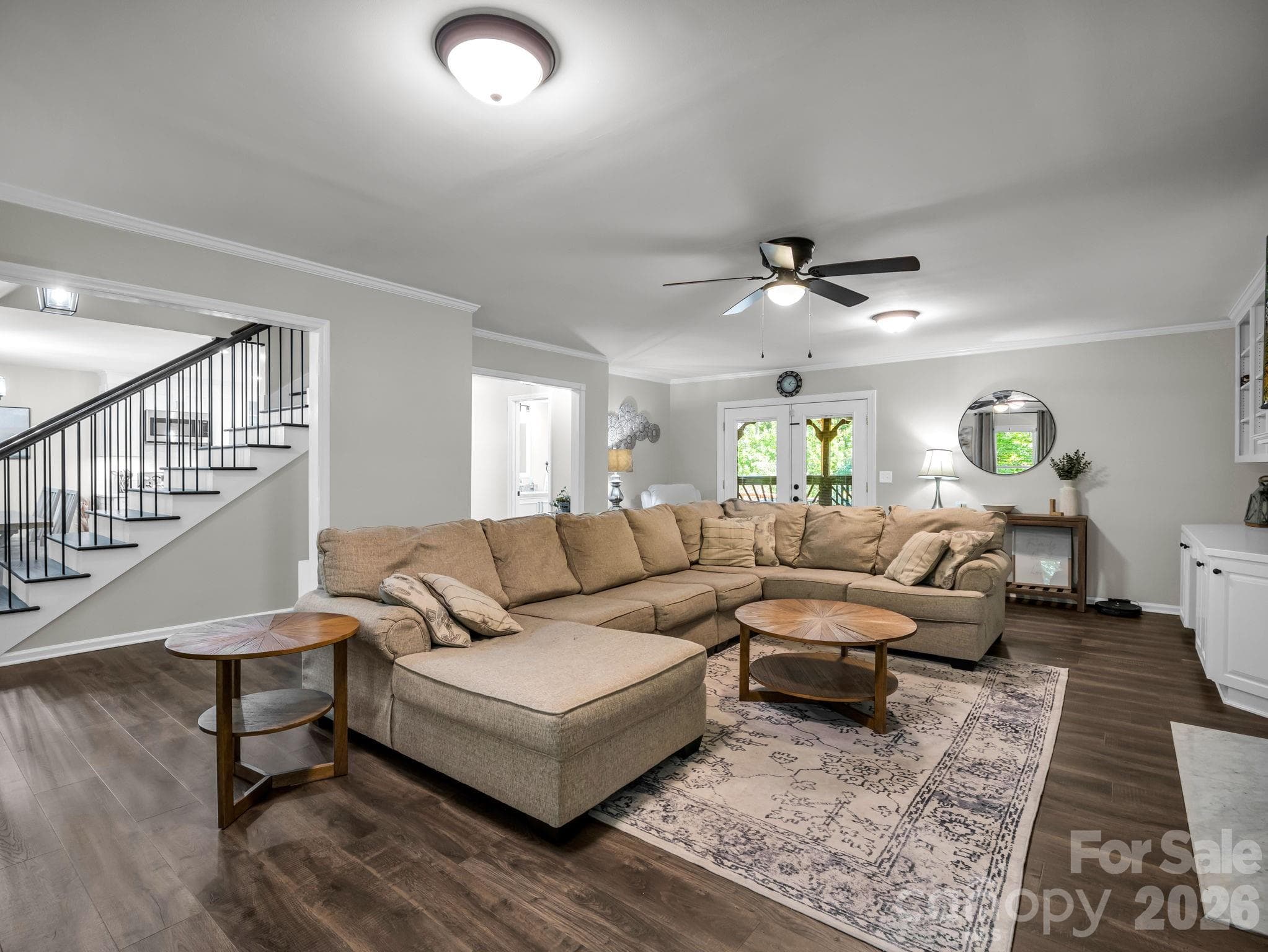 Single Family Residence at 215 Hillcrest Drive, Columbus, photo 15 of 48