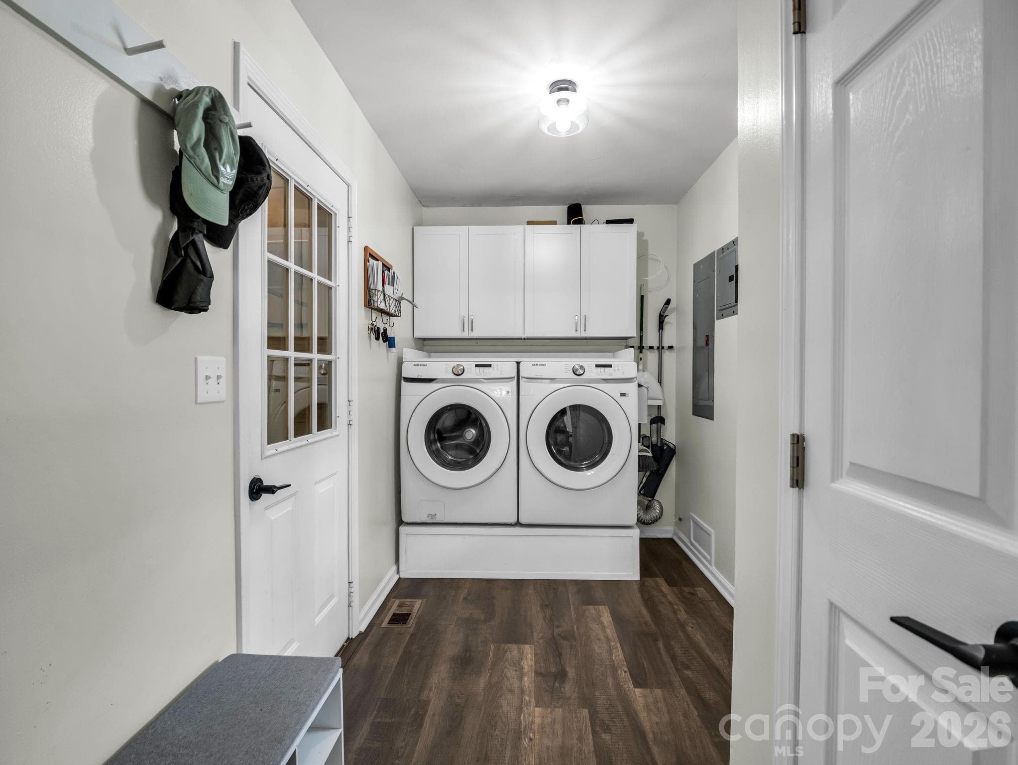 laundry room on main - 215 Hillcrest Drive, Columbus