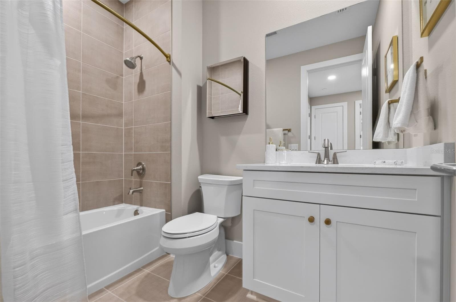 Bathroom Two - 18911 DAYSPRING PL, VENICE