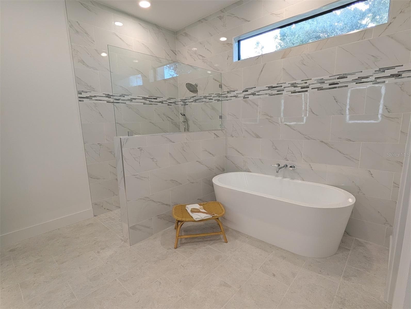 Walk in shower and soaking tub - 2110 MICHELE DR, SARASOTA