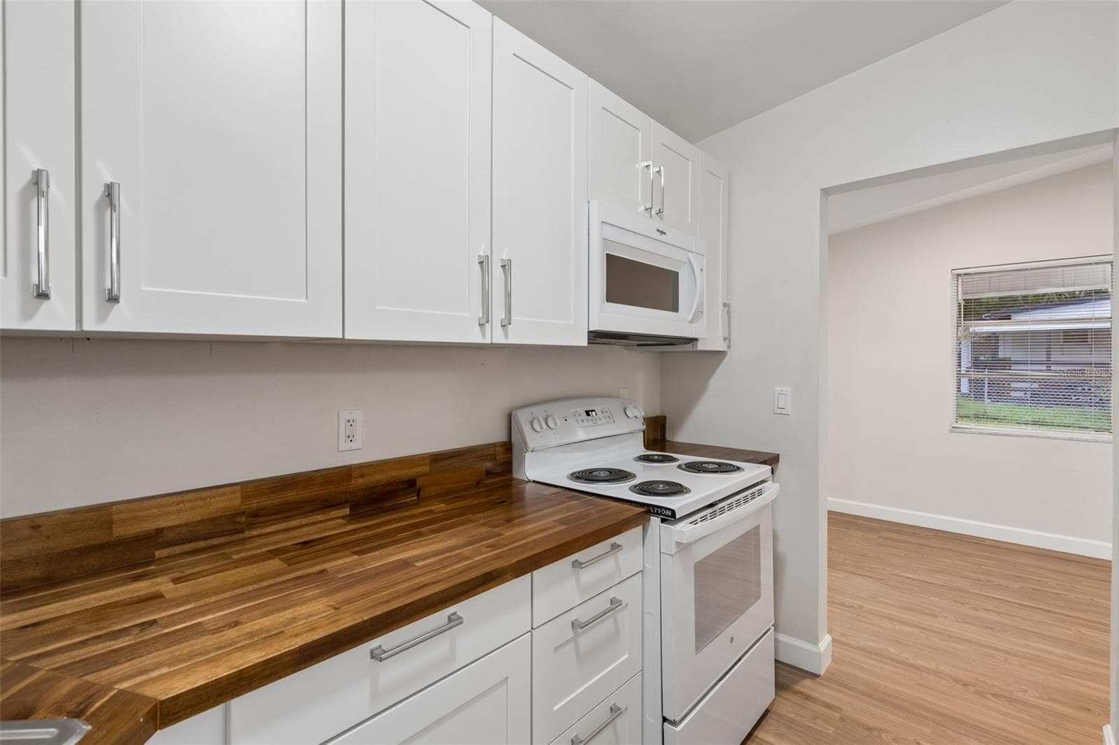 Remodeled Kitchen - 928 VIVIAN TER, DELTONA