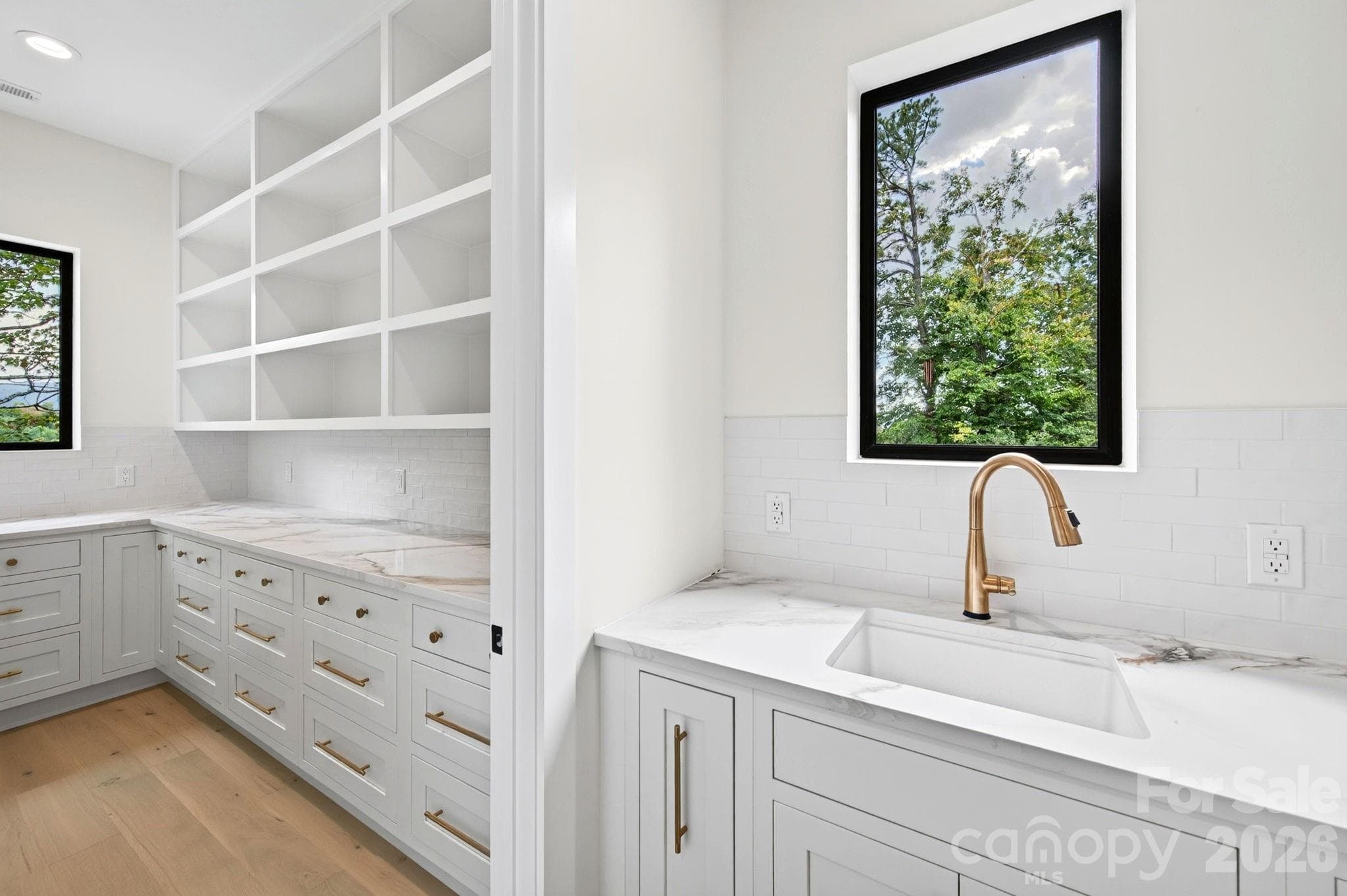 Butler's Pantry - 77 Camsyn Drive, Weaverville