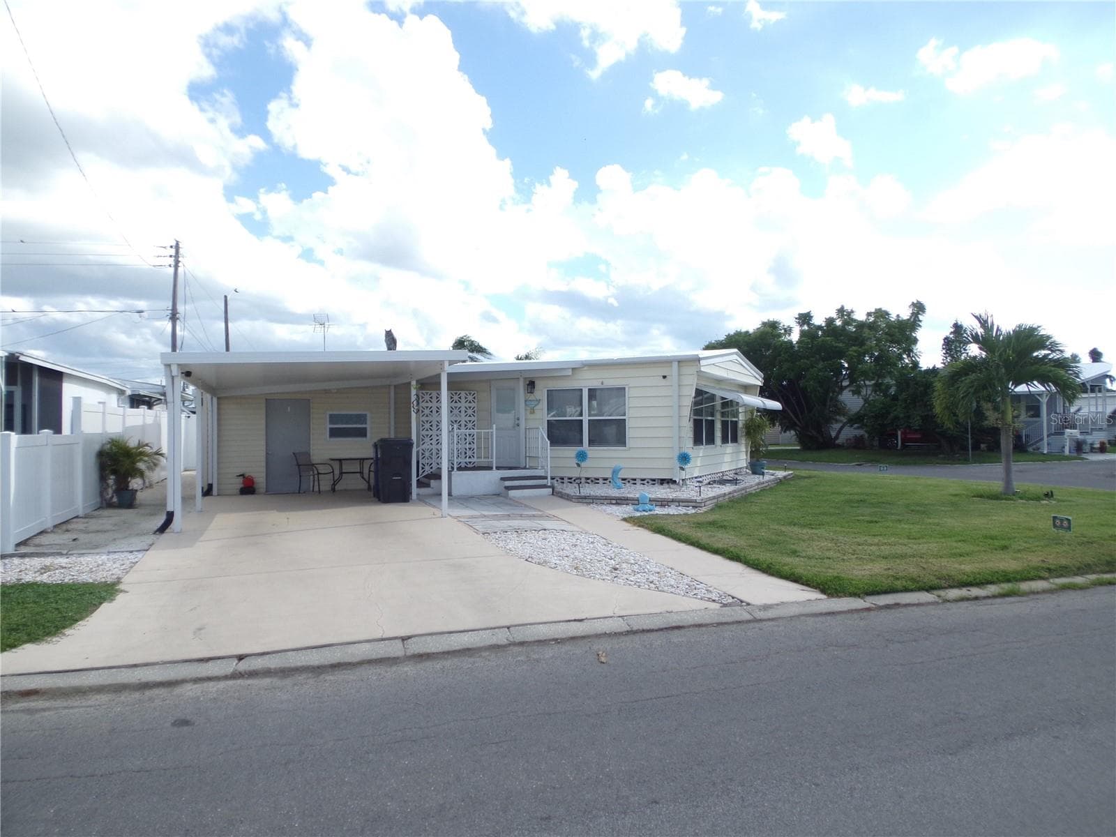 Mobile Home at 5127 8TH ST W, BRADENTON, photo 8 of 41