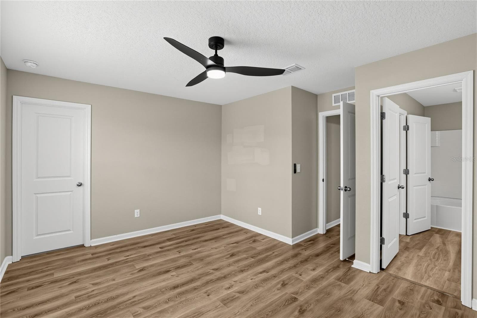 Single Family Residence at 1033 CADES COVE WAY, DELAND, photo 12 of 27