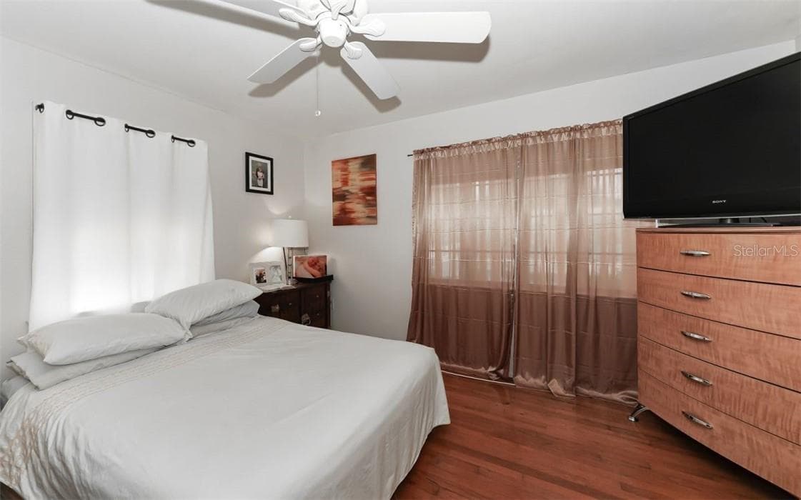 Single Family Residence at 2141 SUNNYSIDE LN, SARASOTA, photo 11 of 18