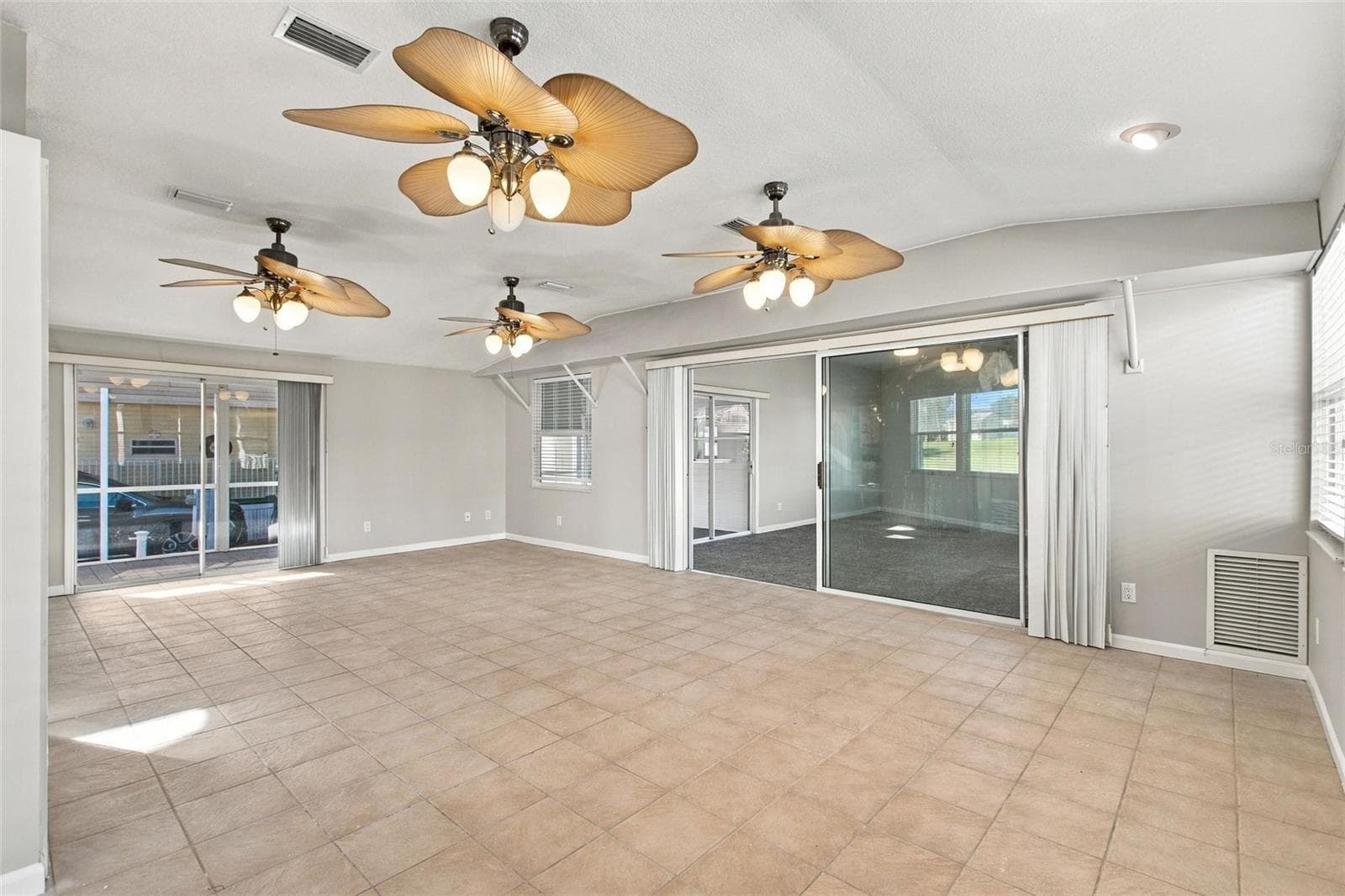 Family Room - 439 PAR PINES BLVD, DAVENPORT