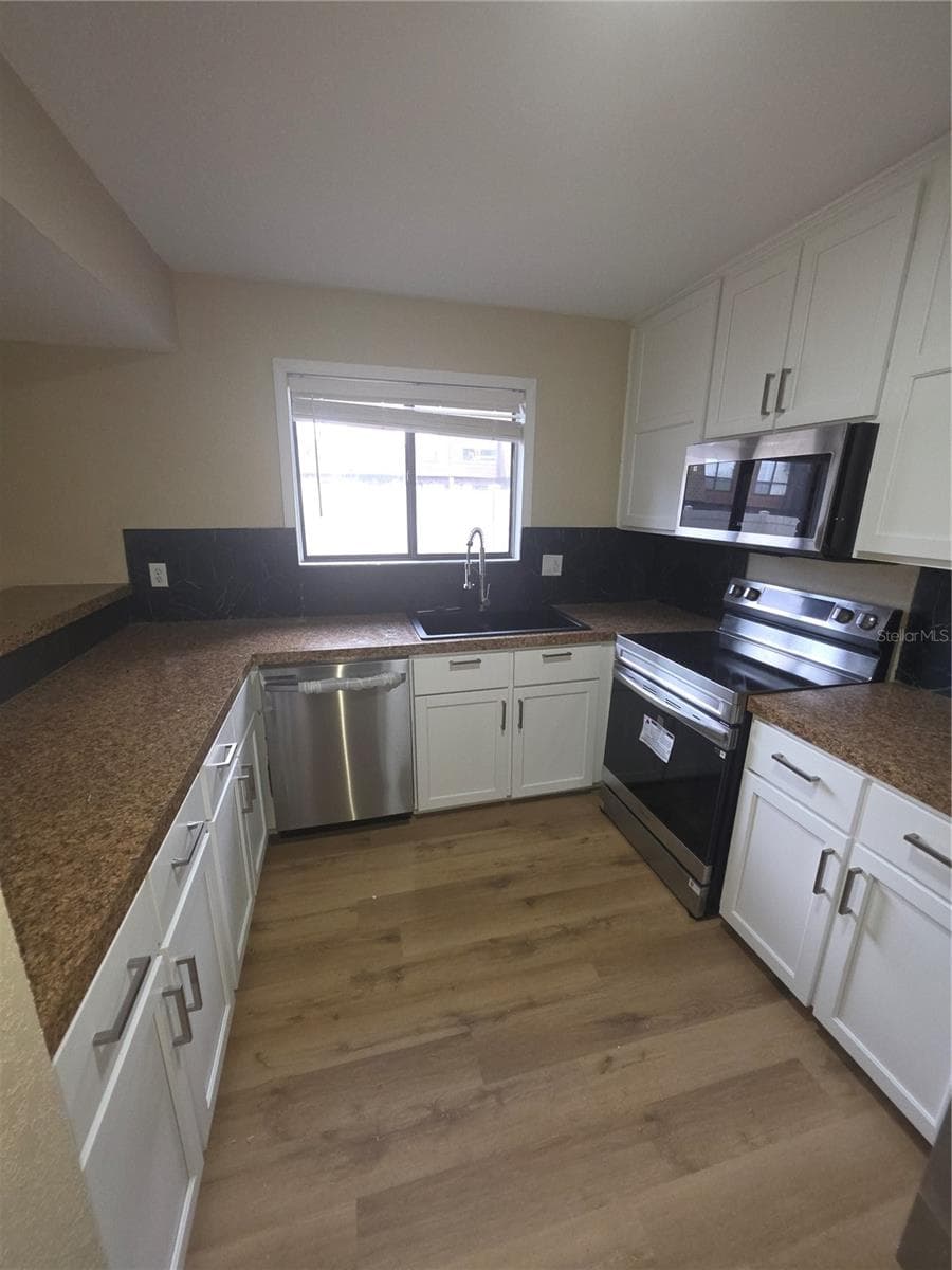 Condominium at 1836 N CRYSTAL LAKE DR #78, LAKELAND, photo 5 of 17