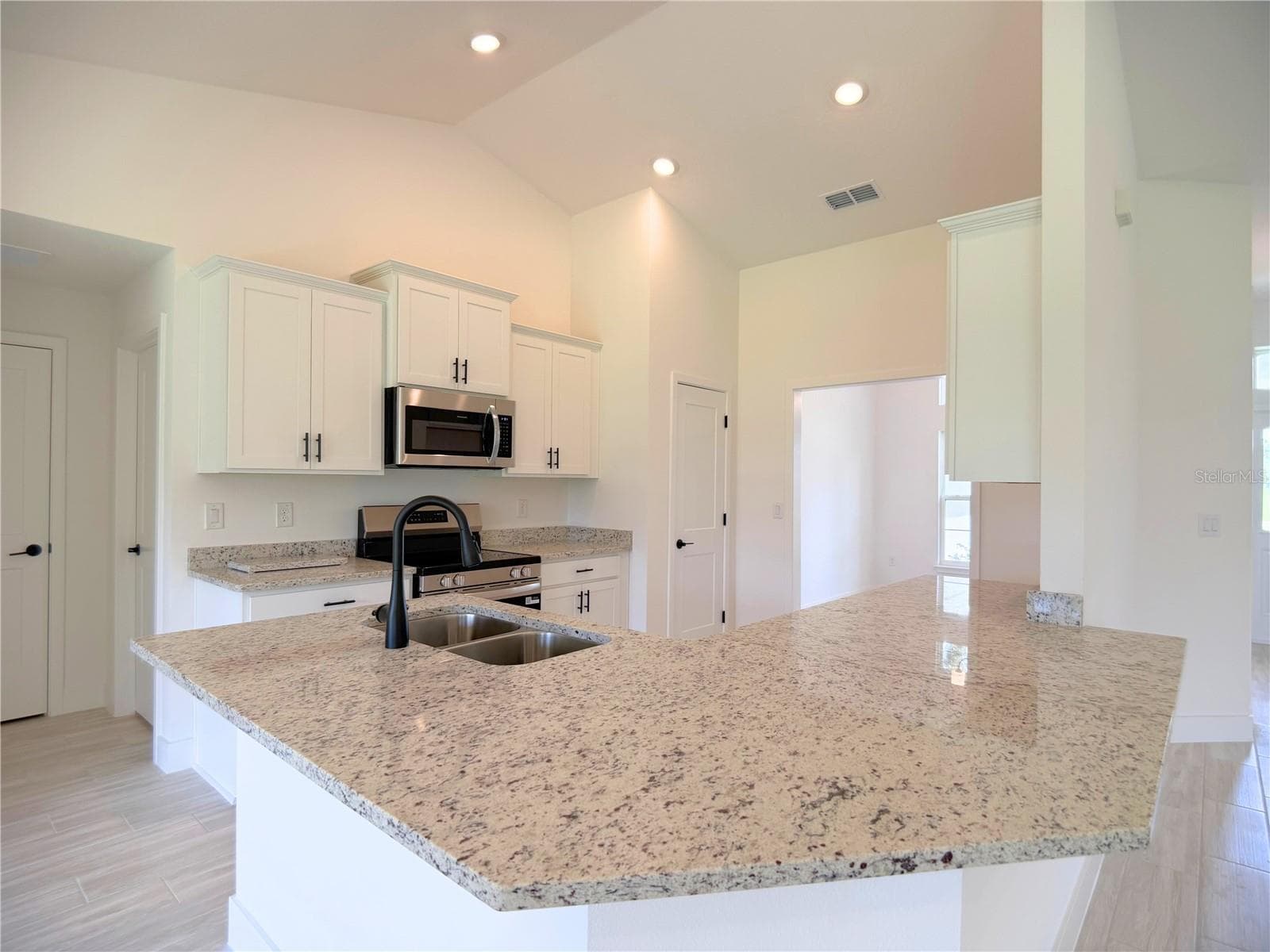 Single Family Residence at 37041 HIDDEN VIEW CIRCLE, DADE CITY, photo 12 of 69
