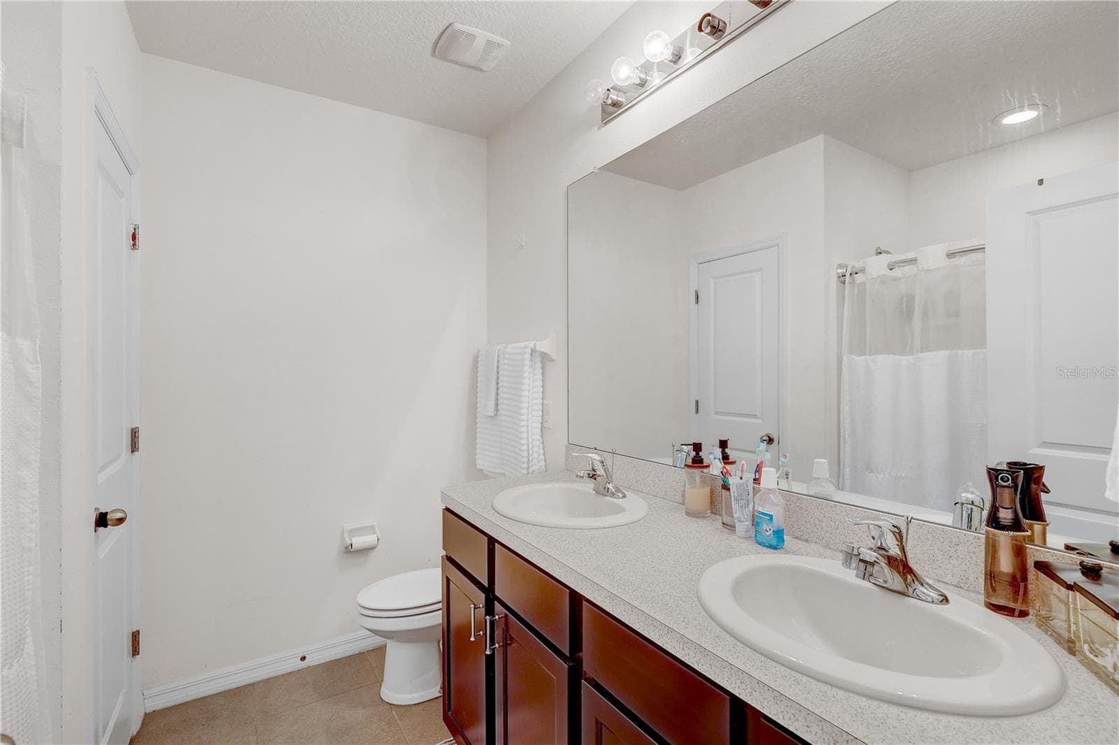 Townhouse at 9904 HOUND CHASE DR, GIBSONTON, photo 22 of 40