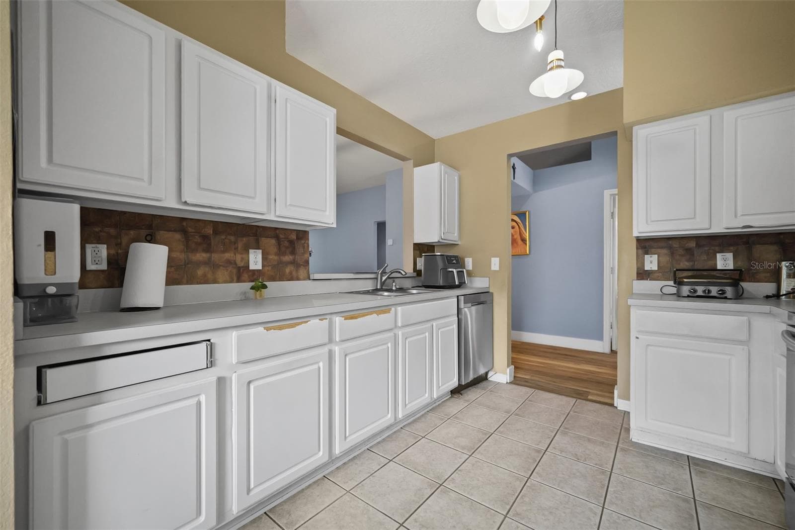 Single Family Residence at 2101 SHELBOURNE CT, WESLEY CHAPEL, photo 5 of 40