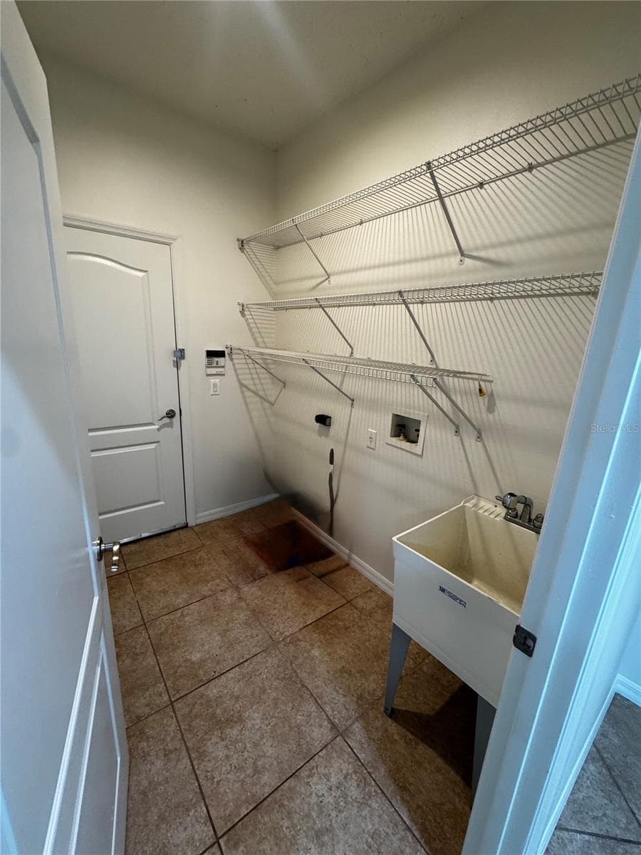 Laundry - 2742 DOVER GLEN CIR, ORLANDO
