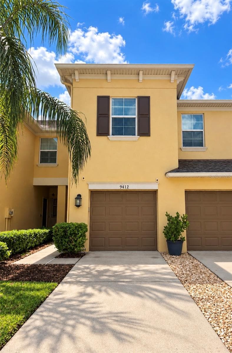 9412 TRUMPET VINE LOOP