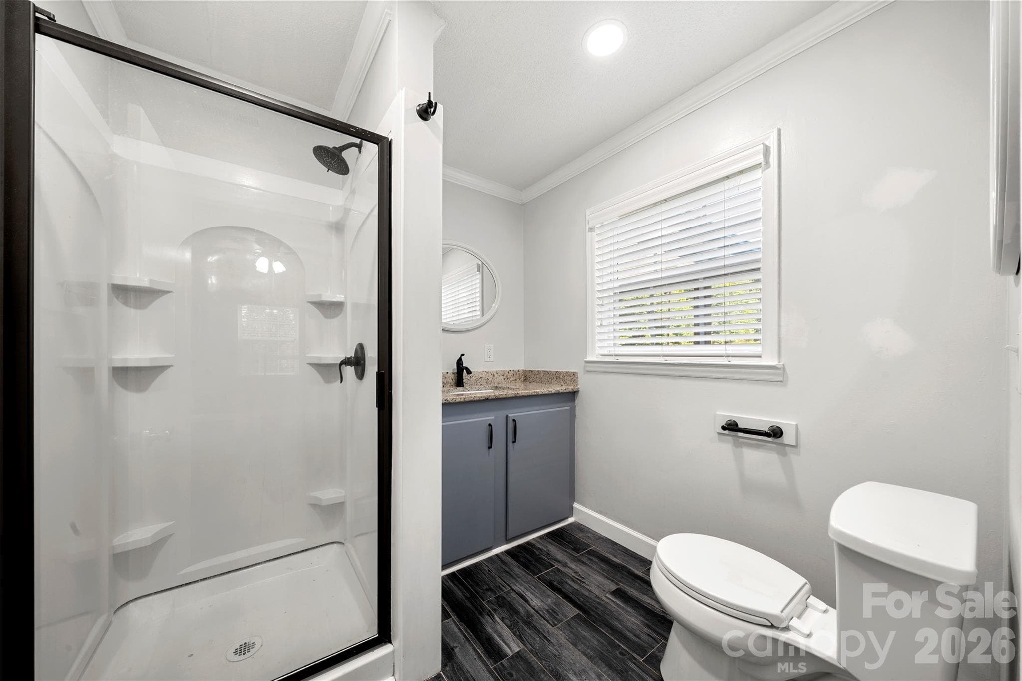 Main level primary bathroom - 109 Woodside Avenue, Gastonia