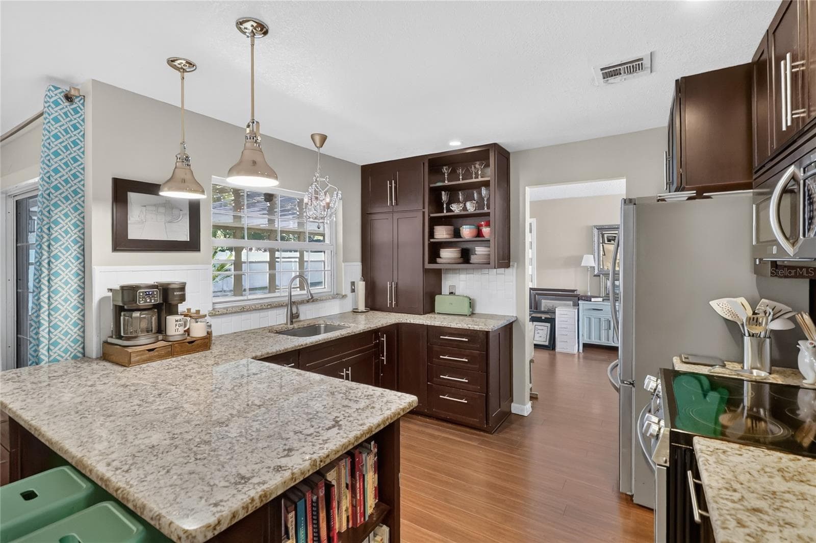 Single Family Residence at 304 QUAIL CT, CASSELBERRY, photo 6 of 41