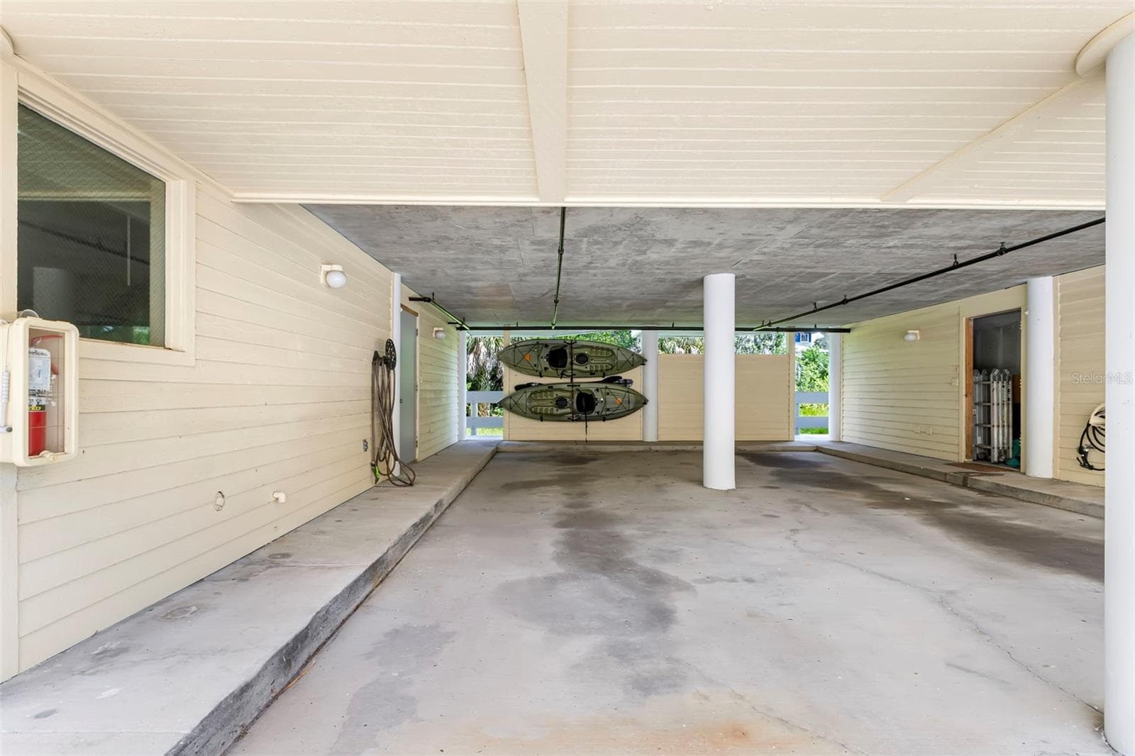 Townhouse at 1500 SUNSET RD #B7, TARPON SPRINGS, photo 4 of 44