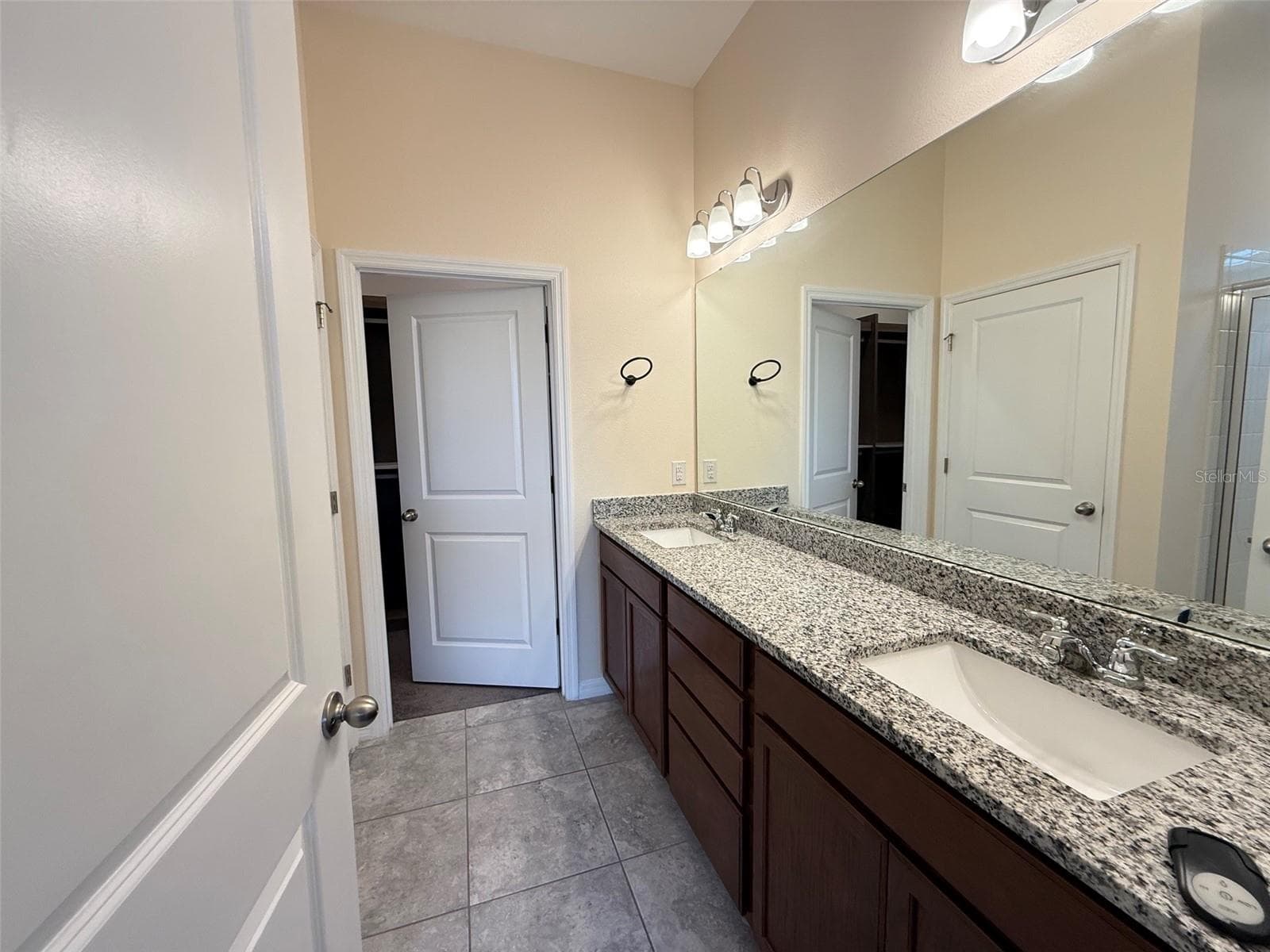 Single Family Residence at 2074 BRILLANTE DR, ST CLOUD, photo 11 of 33