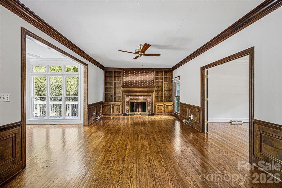 Single Family Residence at 9423 Braemar Terrace, Charlotte, photo 8 of 30