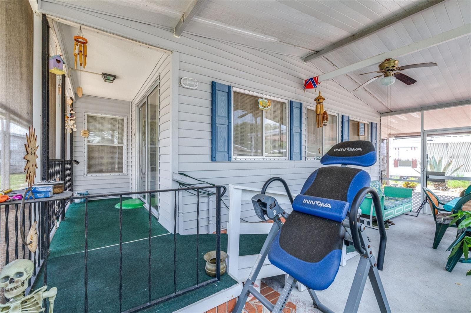 Manufactured Home at 8 WOODLAND CIR, HAINES CITY, photo 3 of 35