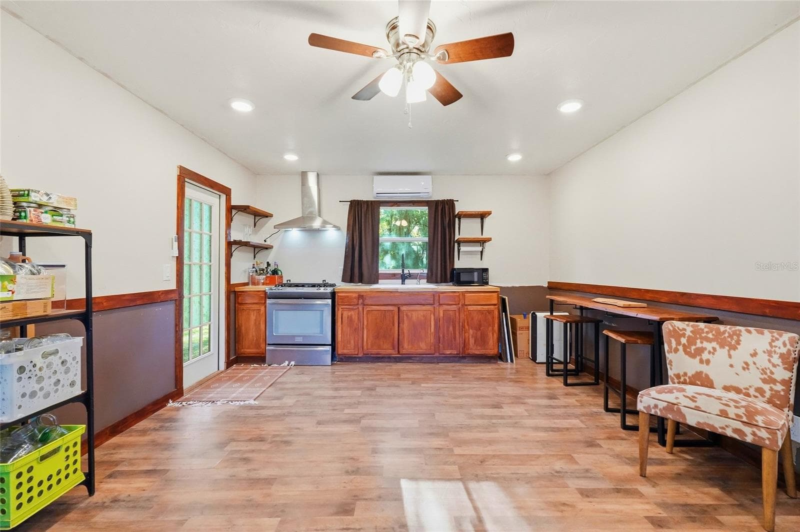 Flex Kitchenette Space - 1132 LENA LN, SARASOTA