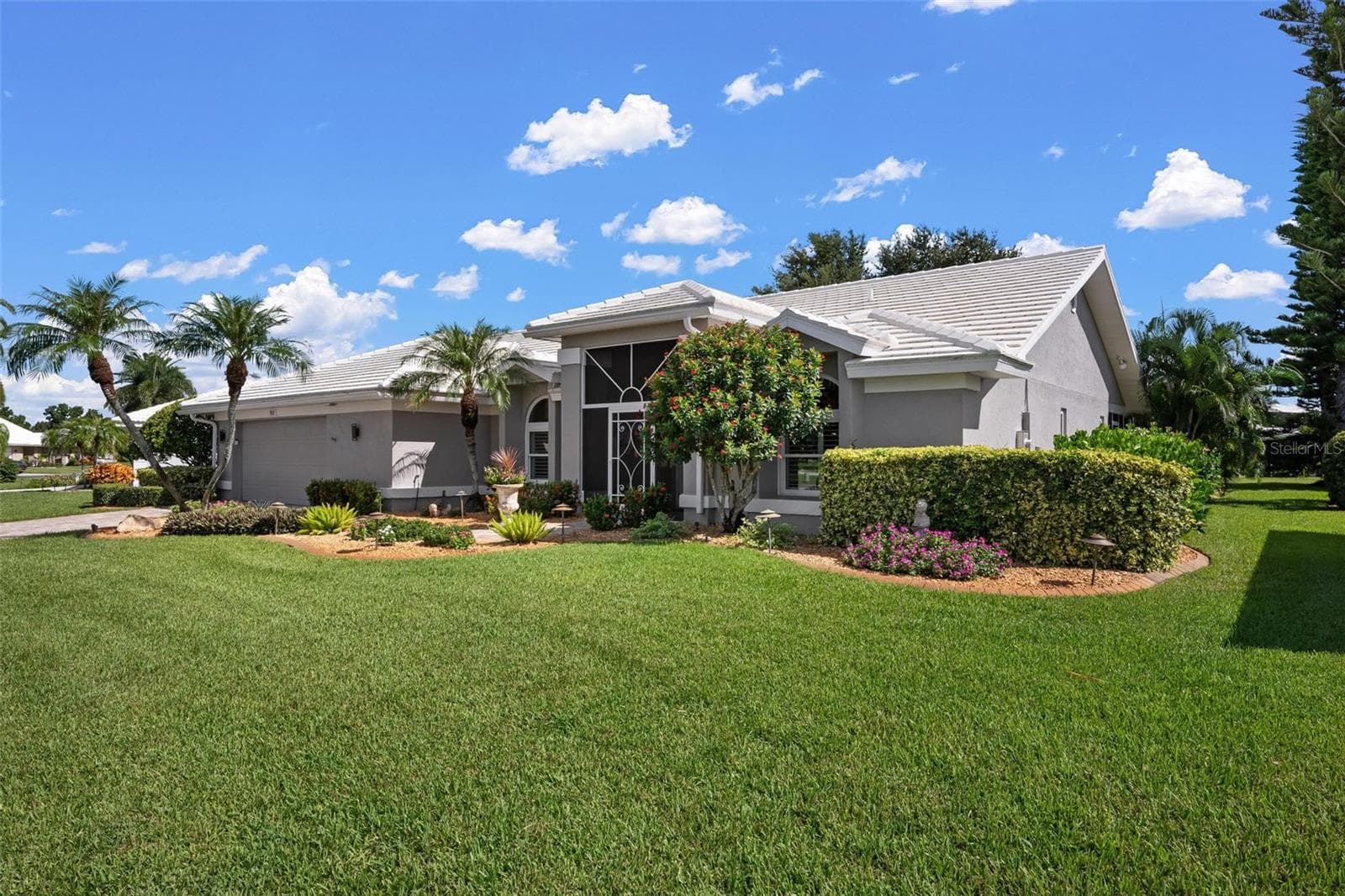 Front - 512 WARWICK DR, VENICE