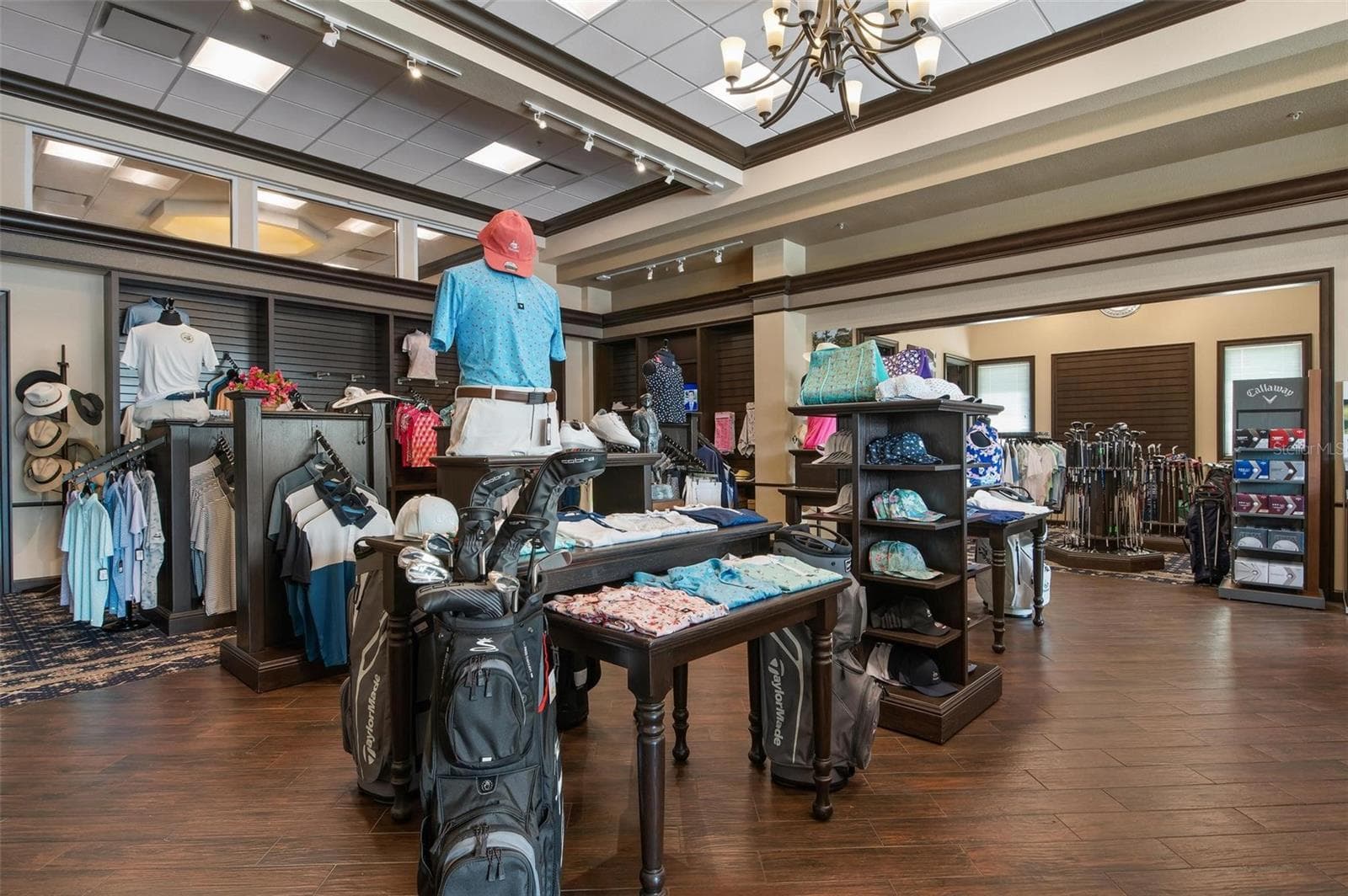 Pro Shop - 512 WARWICK DR, VENICE