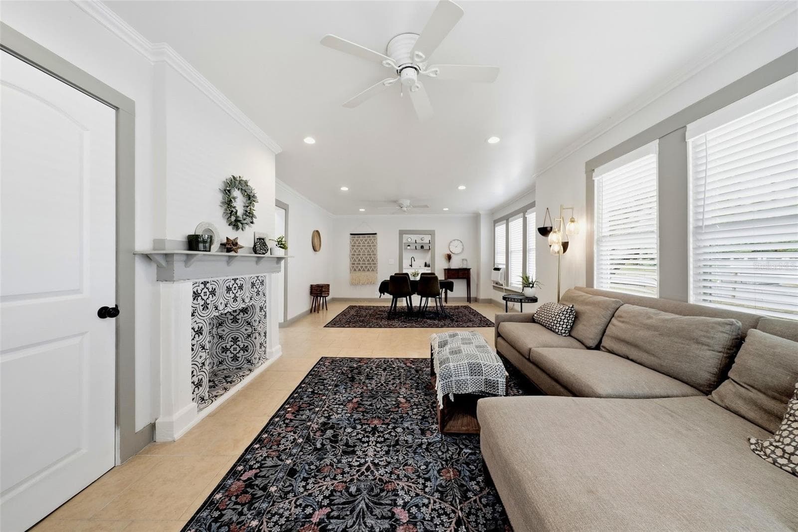 Single Family Residence at 4105 18TH AVE S, ST PETERSBURG, photo 5 of 52