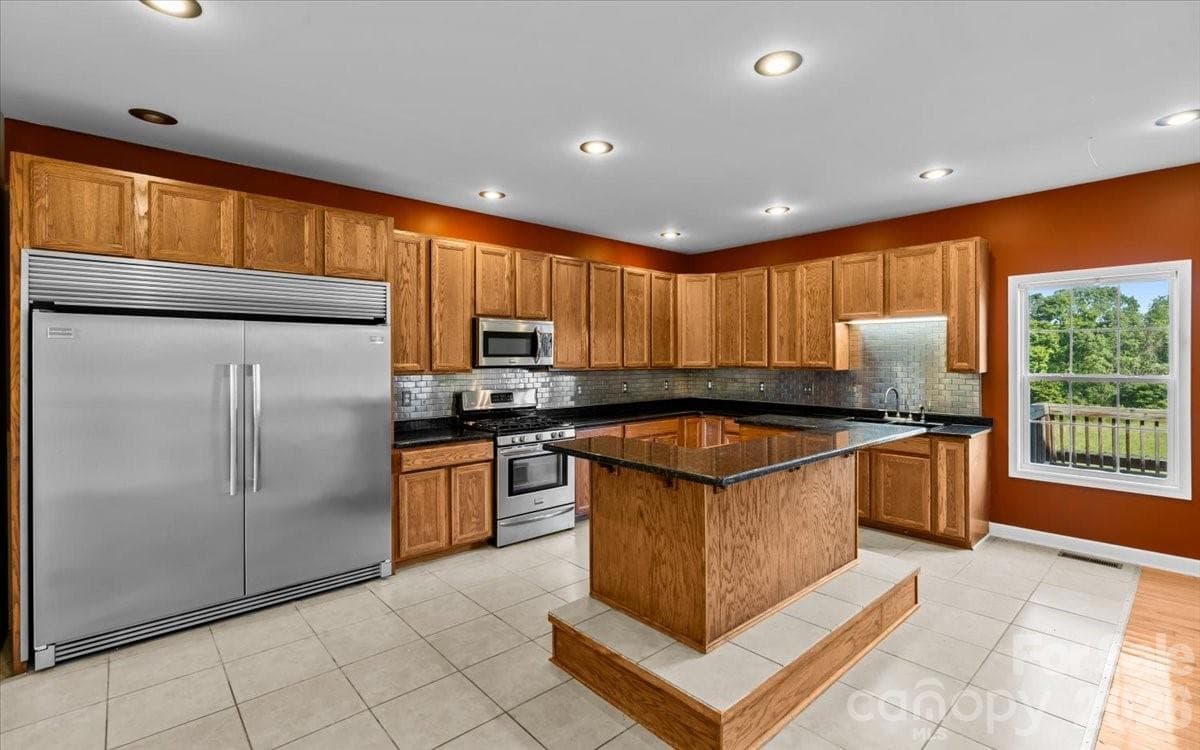 Single Family Residence at 2536 Tyro Road, Lexington, photo 13 of 47
