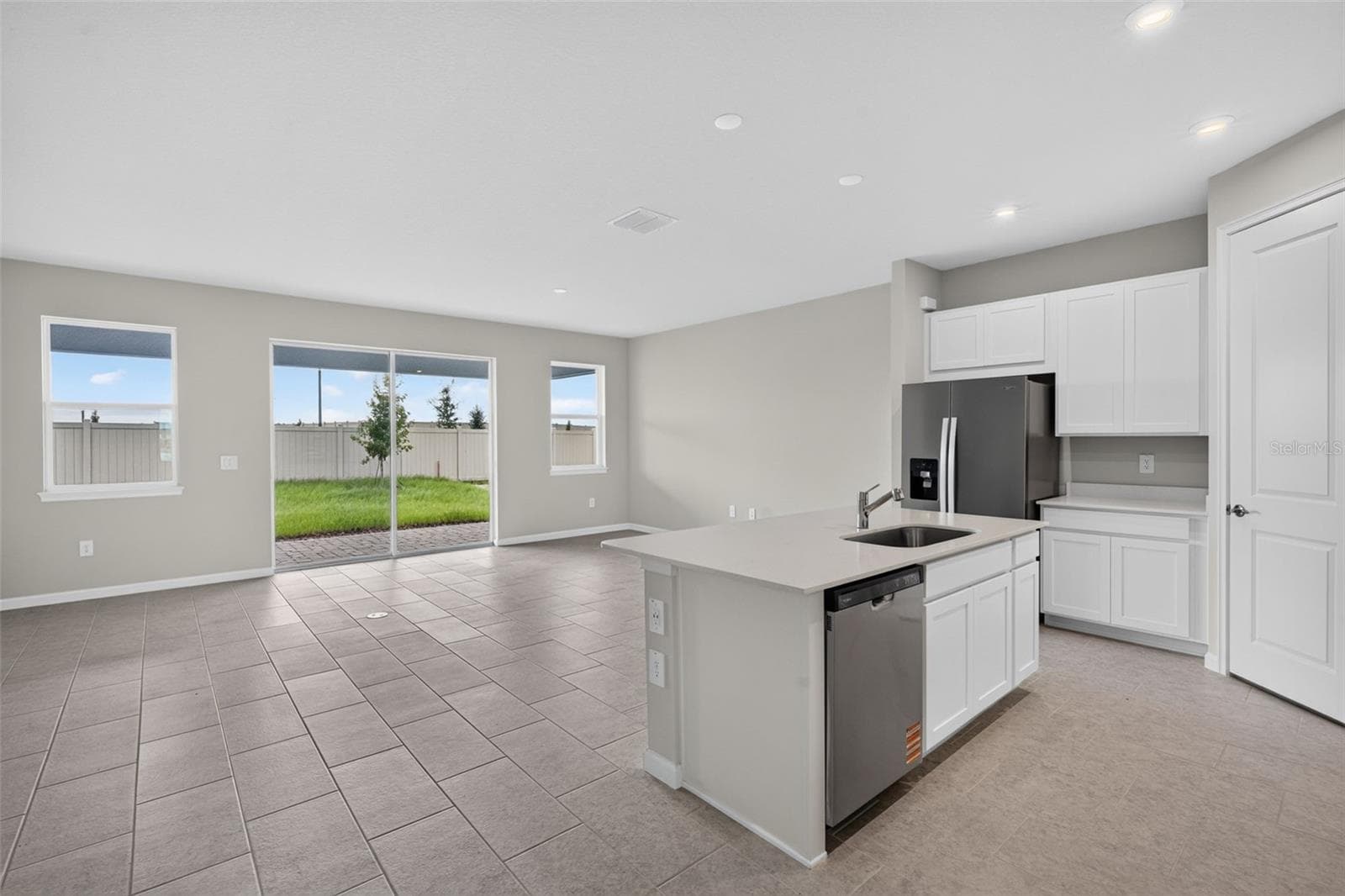 Single Family Residence at 34754 FLOWER PATCH DR, DADE CITY, photo 10 of 39