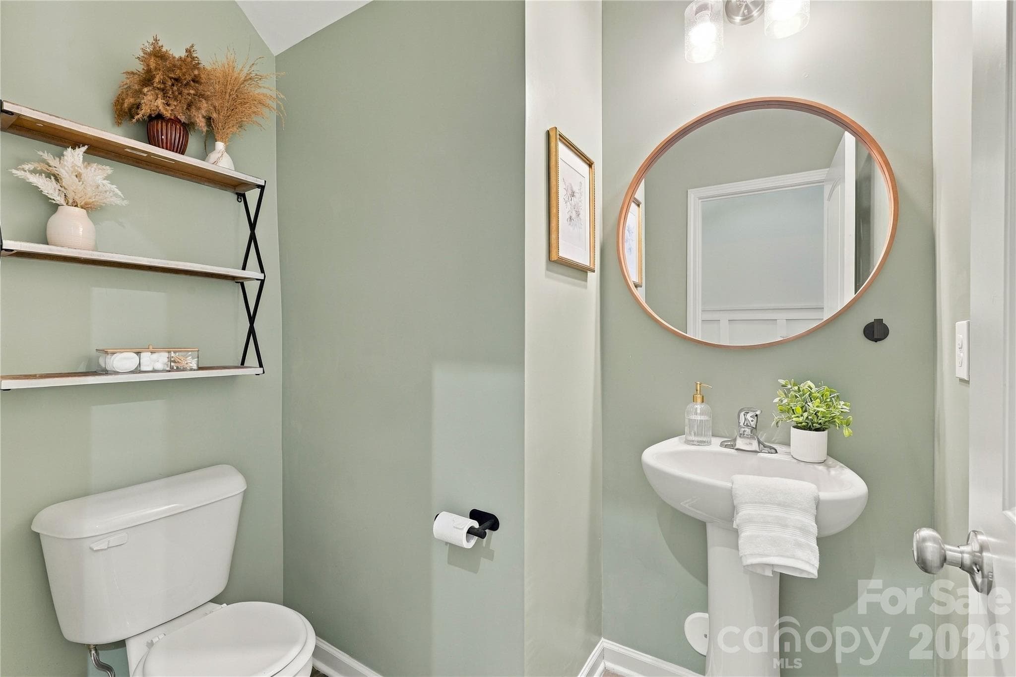 Single Family Residence at 4604 Fairway Run Drive, Pfafftown, photo 9 of 48