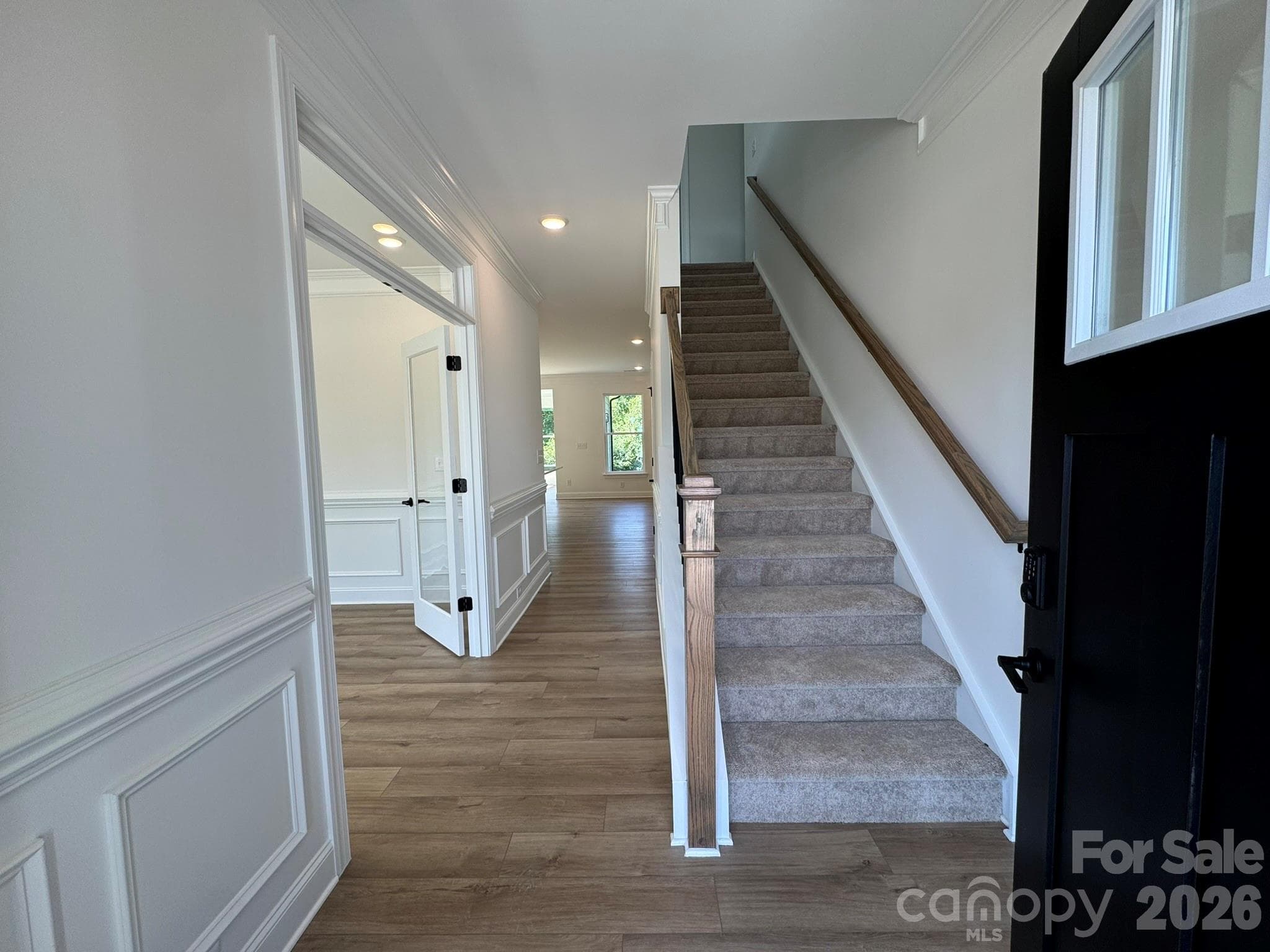 Entryway - Monroe