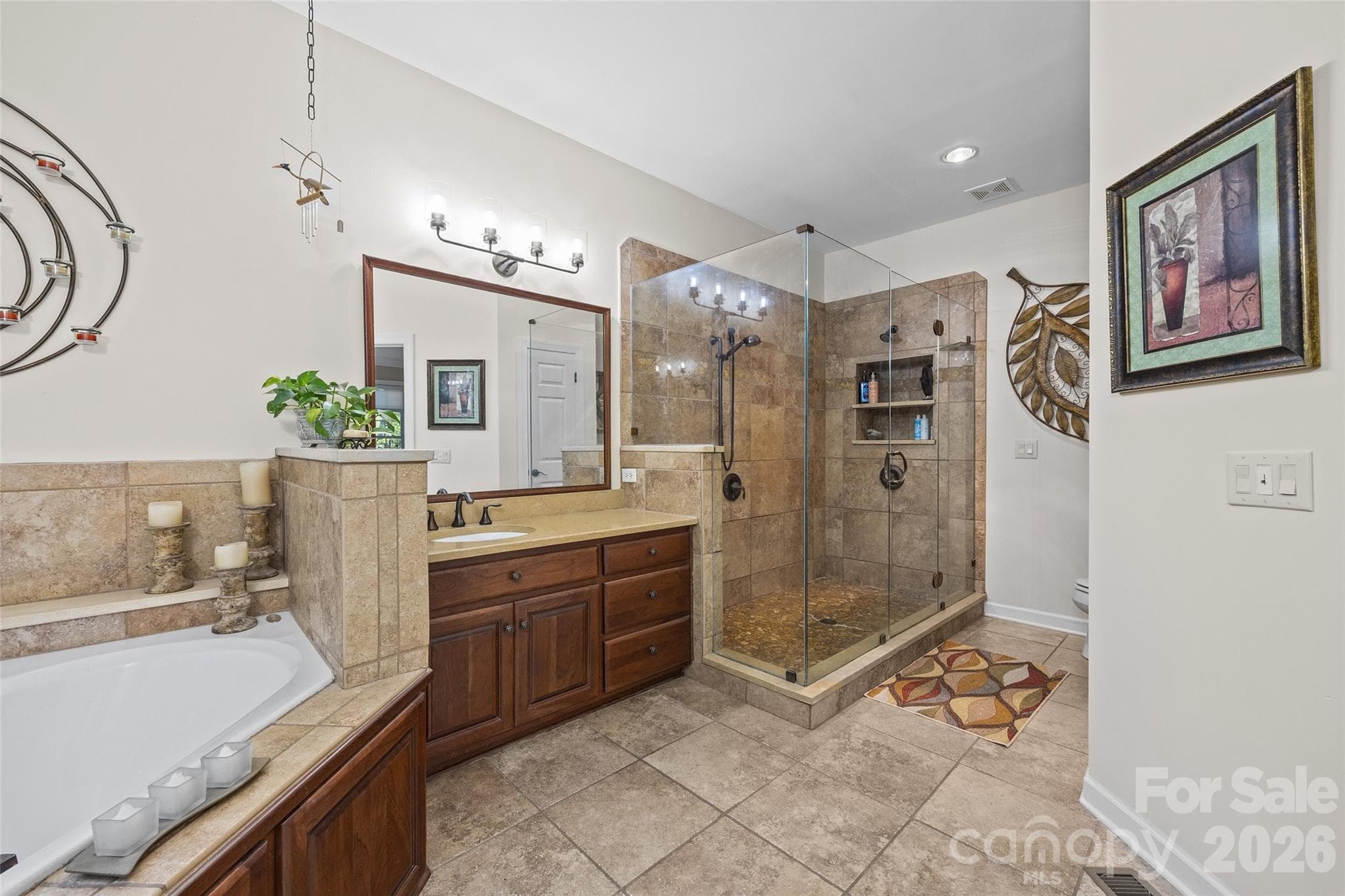 Single Family Residence at 919 Thorn Ridge Lane, Lake Wylie, photo 16 of 47