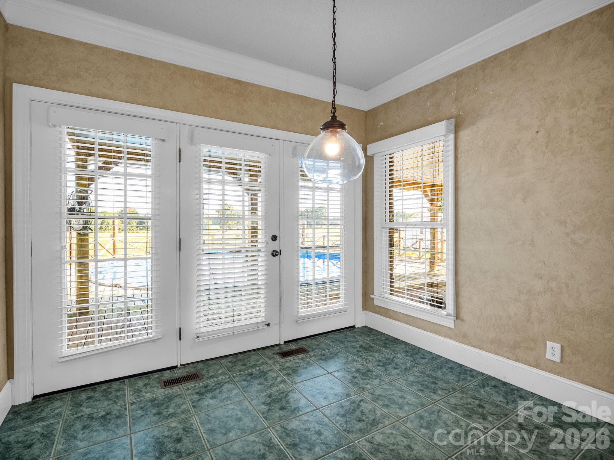 Single Family Residence at 110 Warlick Road, Lawndale, photo 9 of 32