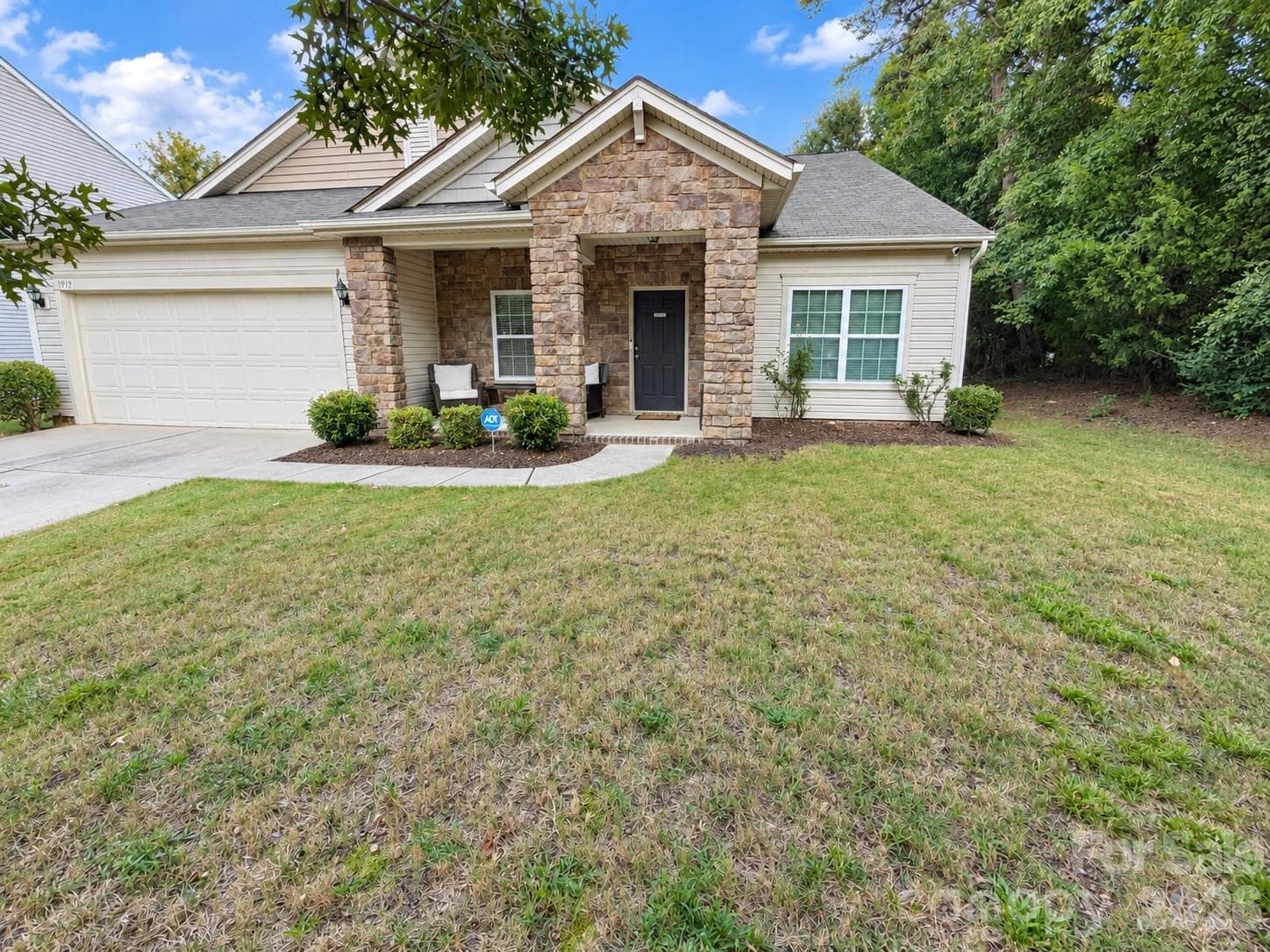 Single Family Residence at 1919 Corriente Court, Charlotte, photo 2 of 39