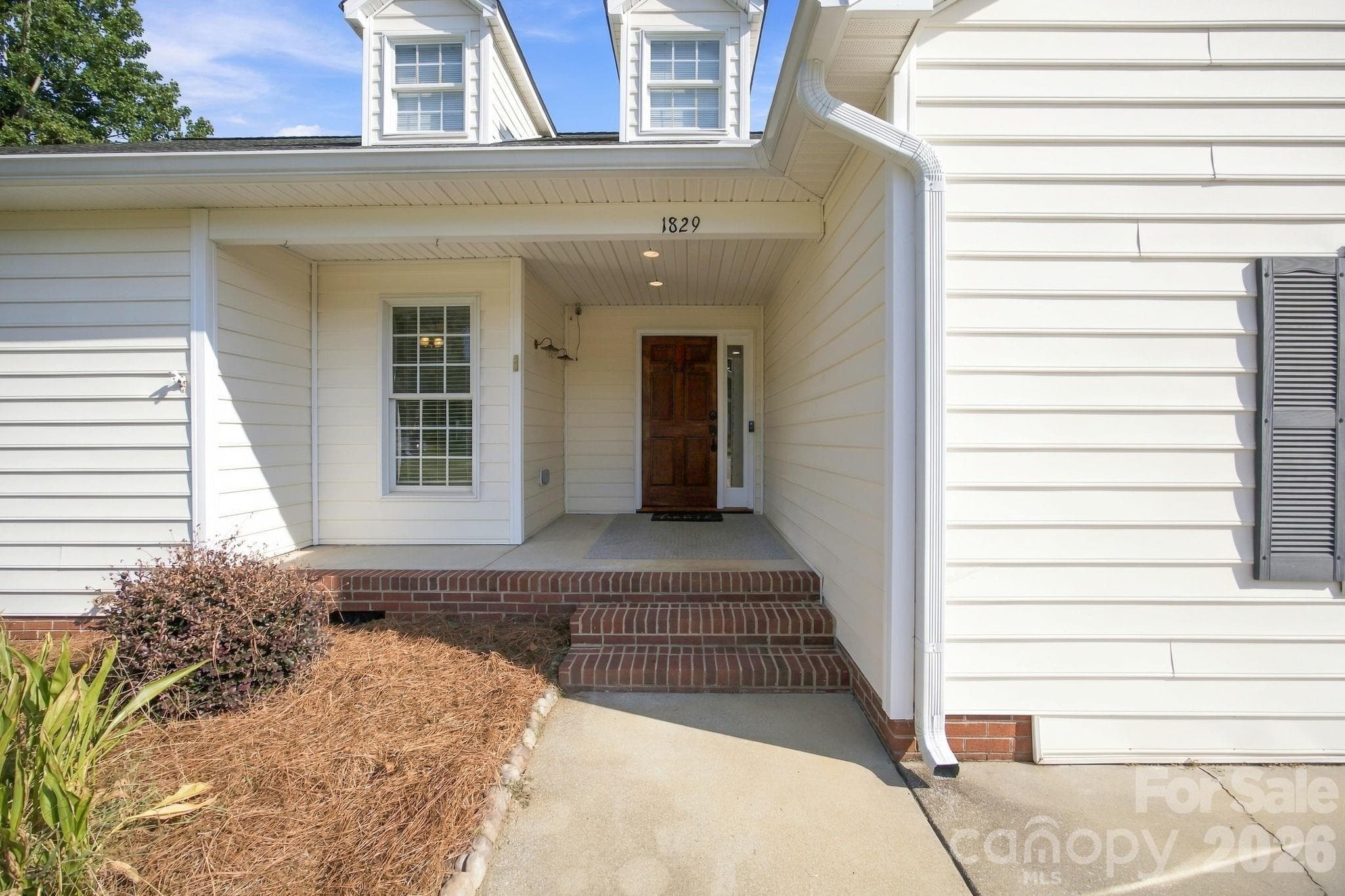 Single Family Residence at 1829 Kenmore Drive, Statesville, photo 4 of 40
