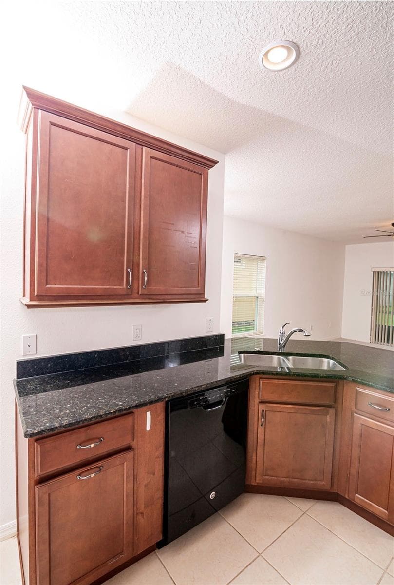 Kitchen - 145 PALAZZO LN, POINCIANA