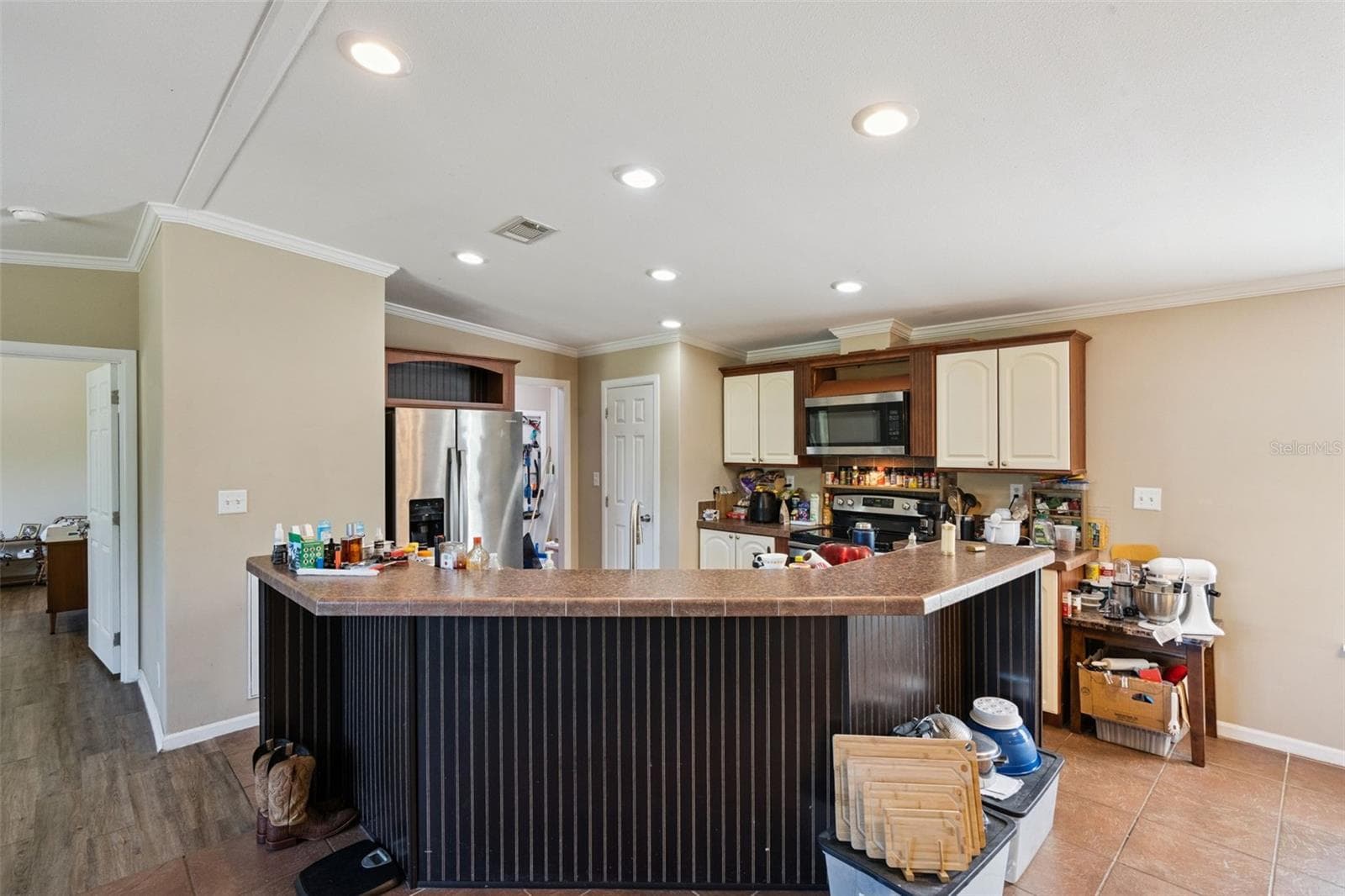 Recessed Lighting and closet pantry - 2478 BUCK BOARD TRL, LAKE WALES