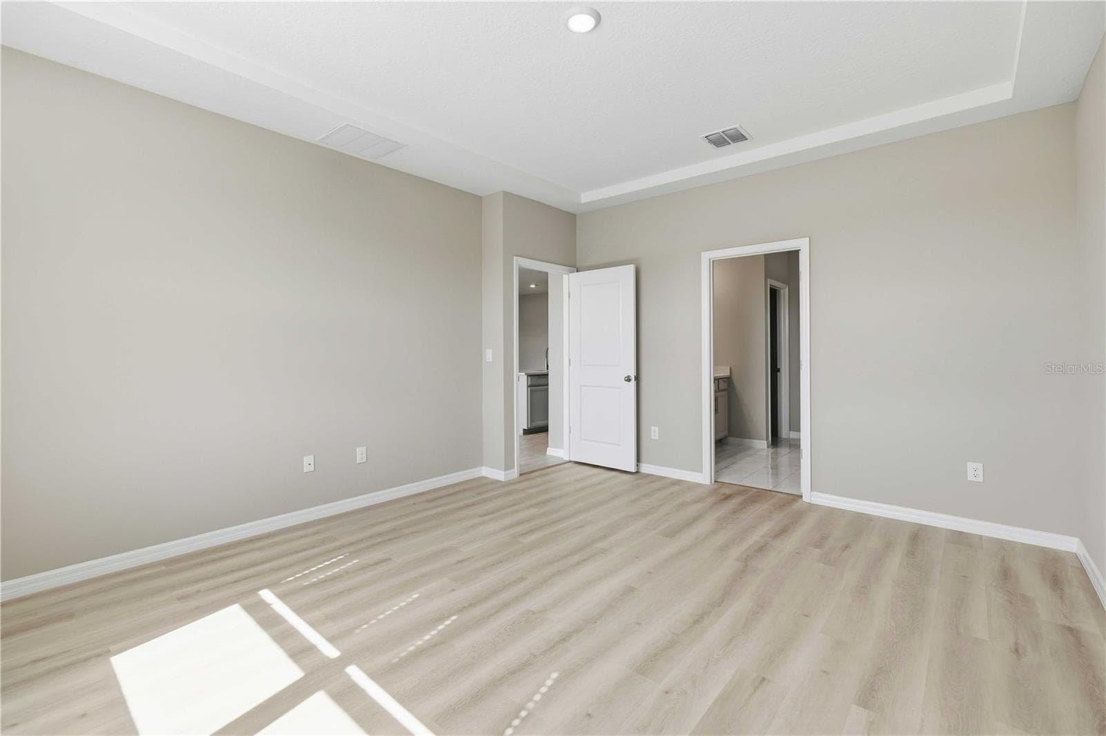 Single Family Residence at 13723 GREEN HAMMOCK PL, LAKEWOOD RANCH, photo 33 of 59
