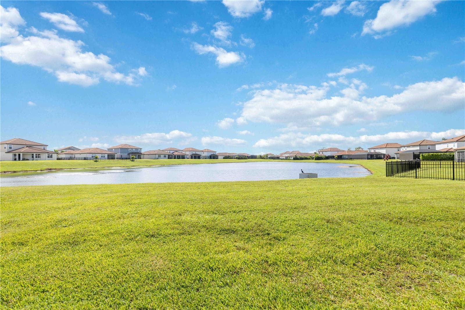 Single Family Residence at 13723 GREEN HAMMOCK PL, LAKEWOOD RANCH, photo 42 of 59