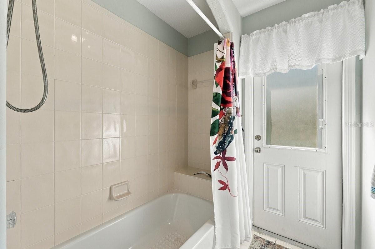 Single Family Residence at 4458 FAIRWAY OAKS DR, MULBERRY, photo 42 of 83
