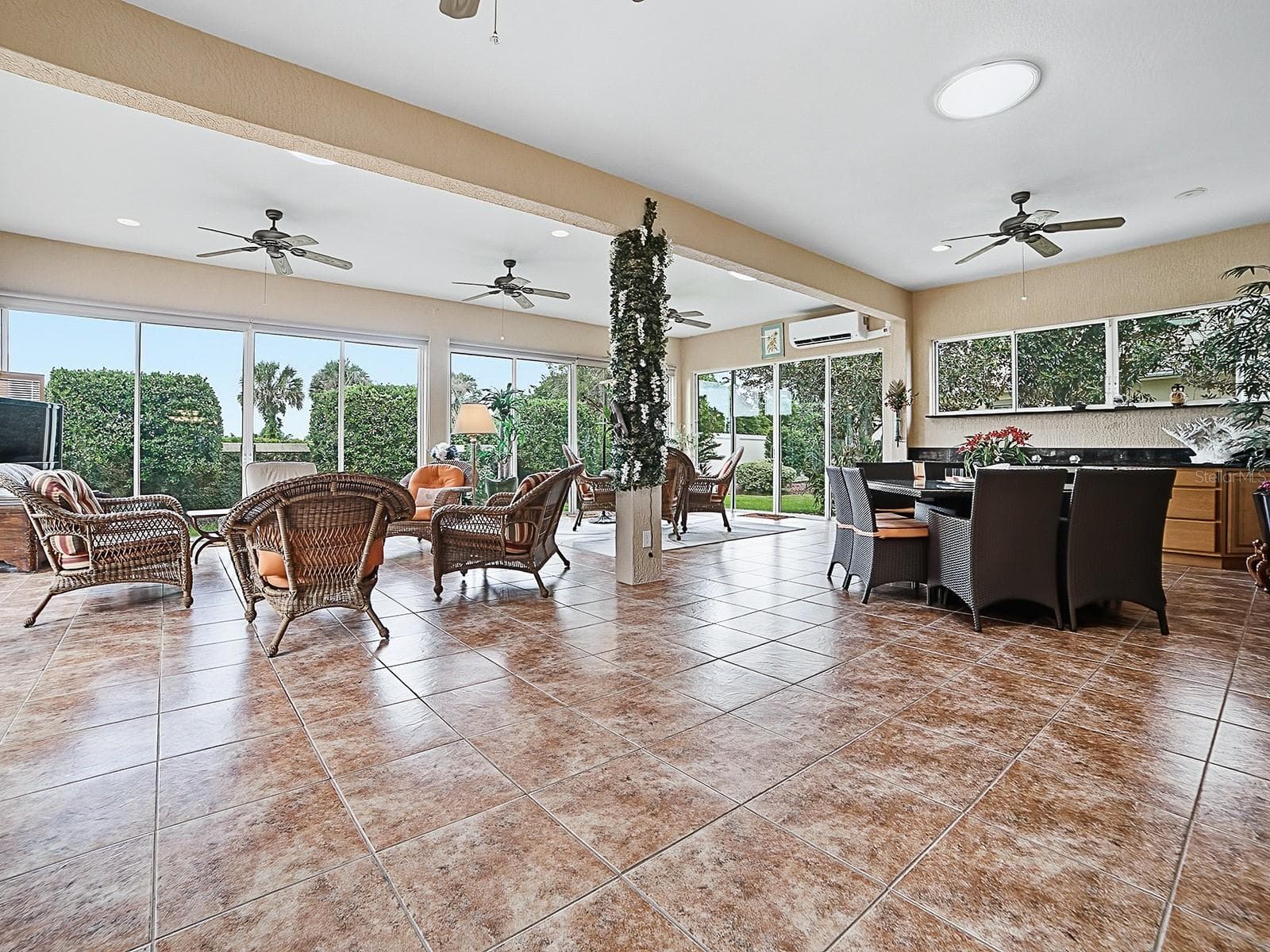 A GREAT PLACE FOR DINING, ENTERTAINING, OR JUST ENJOYING THE LOVELY LANDSCAPING AND PRIVACY. - 1897 HARTFORD PATH, THE VILLAGES