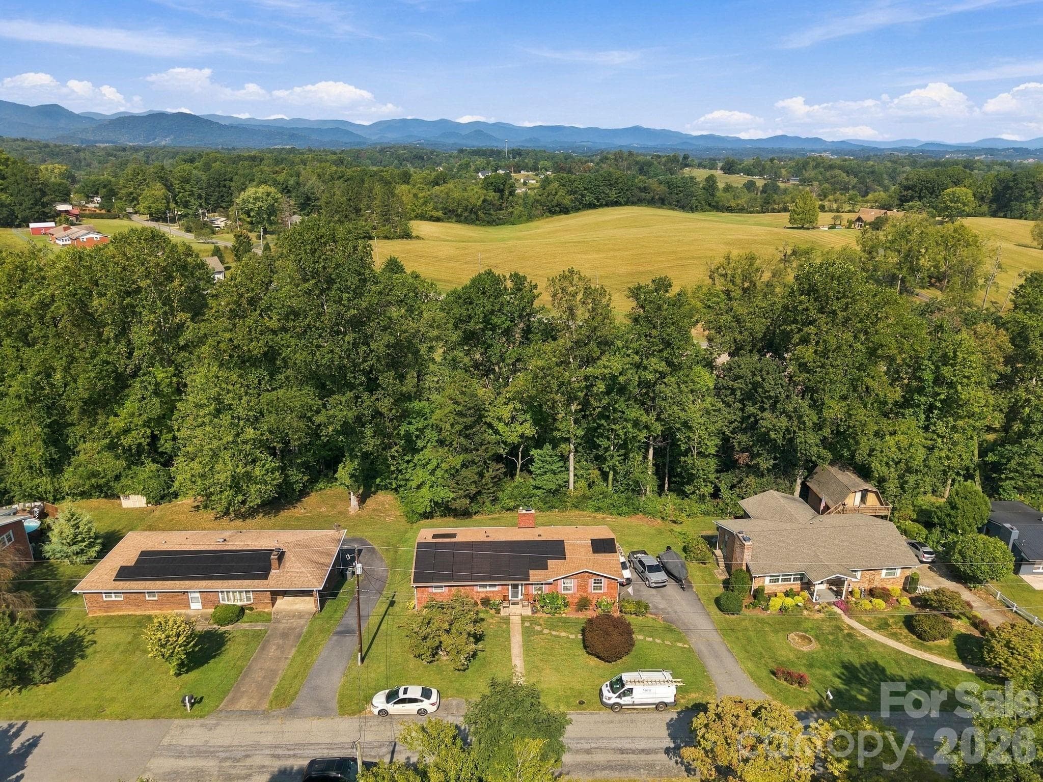 Single Family Residence at 7 Fieldcrest Circle, Asheville, photo 33 of 36