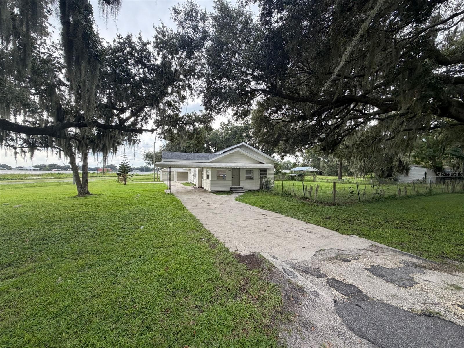 Single Family Residence at 4805 CORONET RD, PLANT CITY, photo 11 of 26