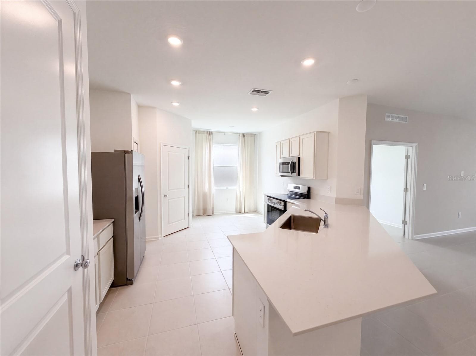 Single Family Residence at 1520 REDWOOD LN #M, HAINES CITY, photo 6 of 19
