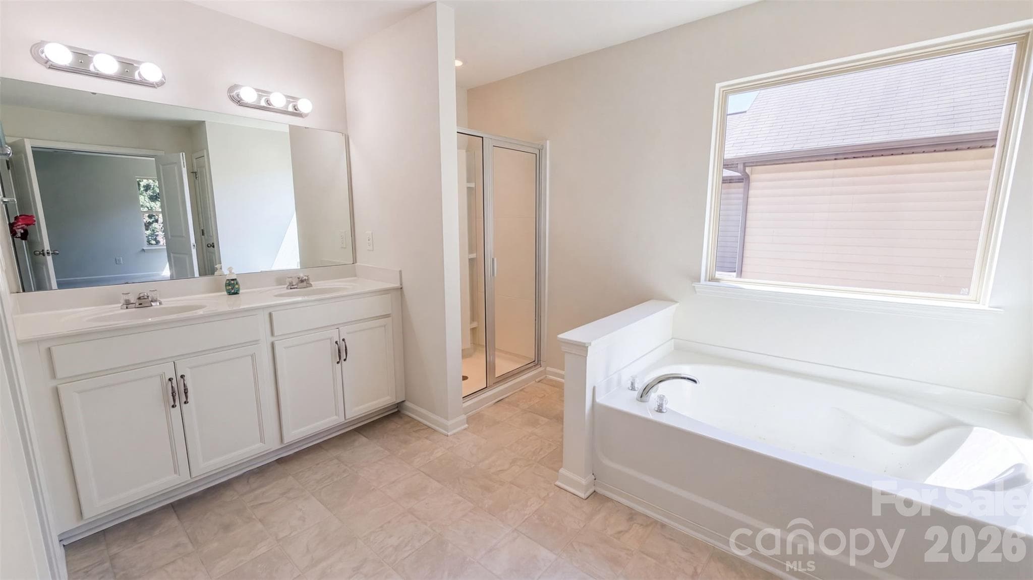 Single Family Residence at 3807 Ernie Drive, Charlotte, photo 12 of 21