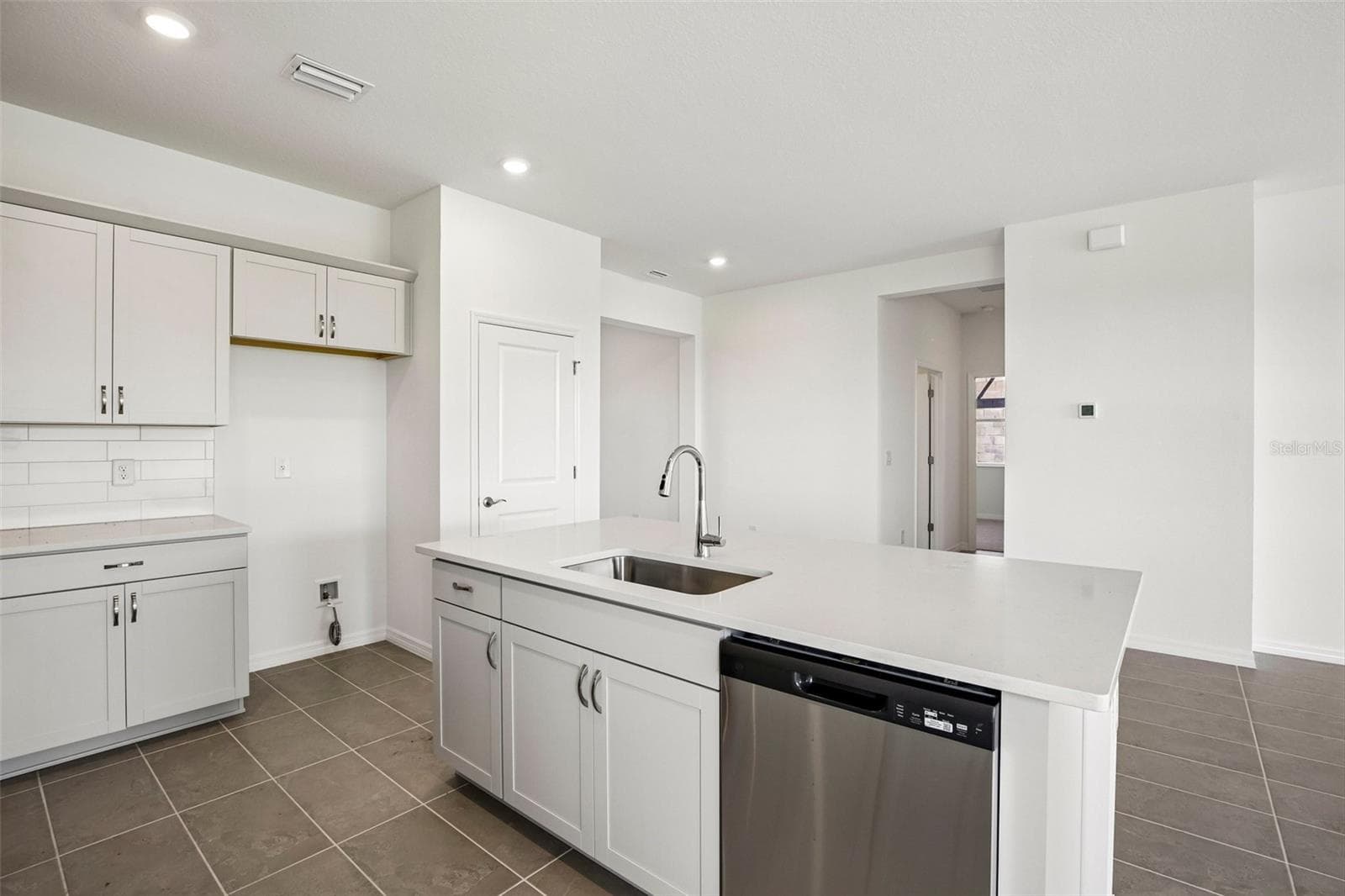 Single Family Residence at 13740 BERTRAND AVE, PALMETTO, photo 6 of 29